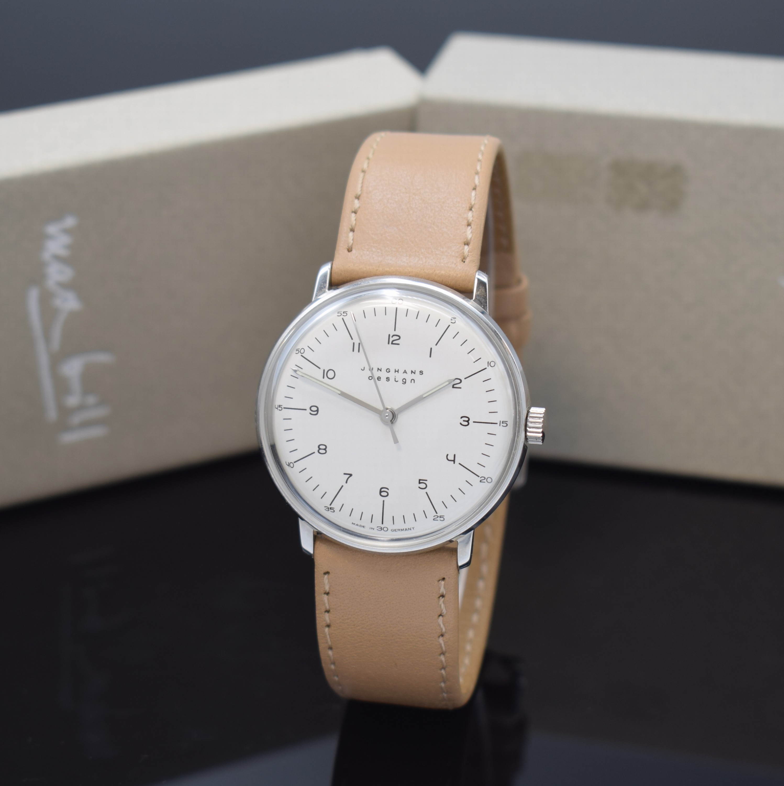 JUNGHANS Max Bill Design-Armbanduhr in Stahl Referenz 27.3701 001, Deutschland / Schweiz um 2020, Handaufzug, 2-tlg. Geh., Boden aufgedr., matt-silb. ...