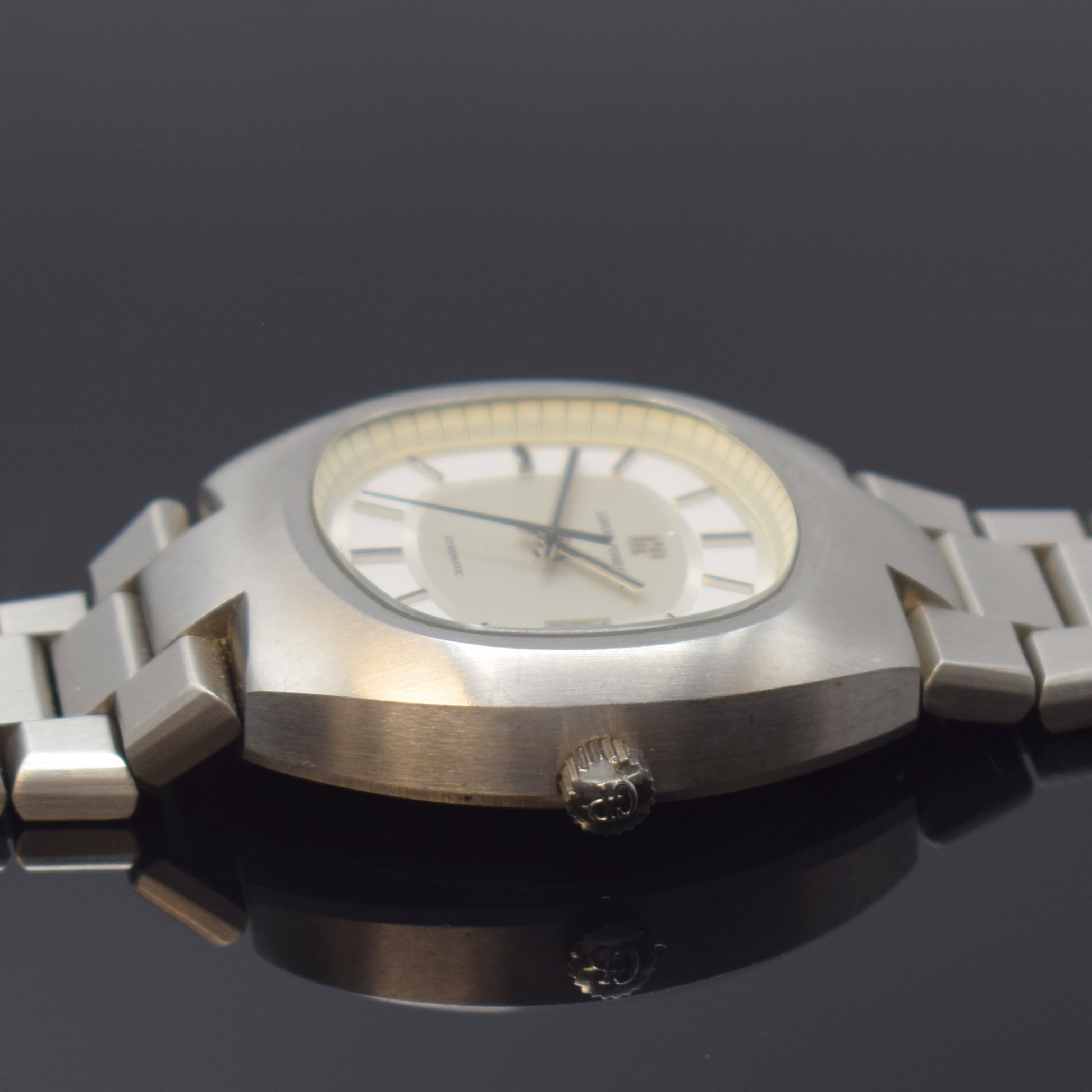 Detail c: GIRARD PERREGAUX Gyromatic Herrenarmbanduhr in Stahl/Stahlband, Schweiz um 1975, Automatik, verschr. Geh. m. integr. orig. Band, silb. ...
