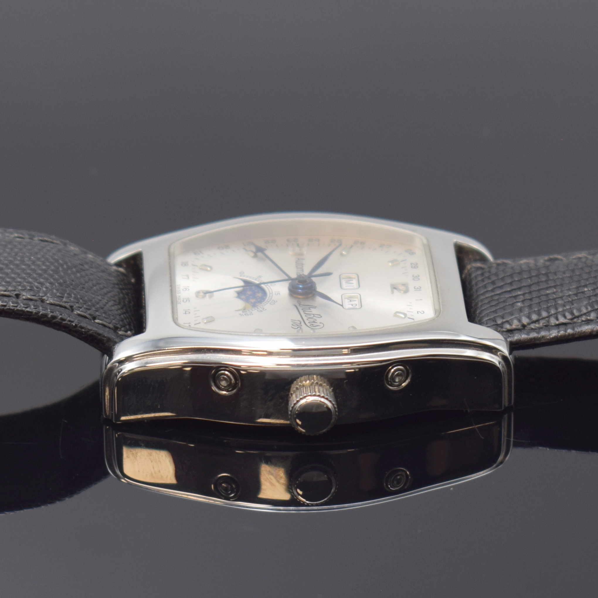 Detail b: DU BOIS "Le Calendrier" Armbanduhr mit Vollkalender und Mondphase in Stahl, Schweiz um 1995, Automatik, tonneauförm., beids. vergl. Geh., ...