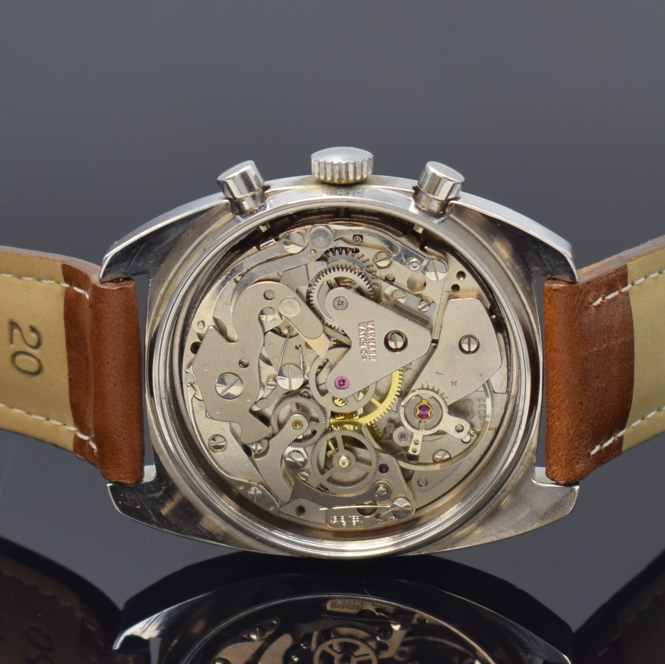 Detail d: WAKMANN Armbandchronograph in Stahl, Schweiz um 1970, Handaufzug, Kissenförm. Geh., Boden verschr., schwarz. Zifferbl., weisse Hilfsblätter, arab. ...