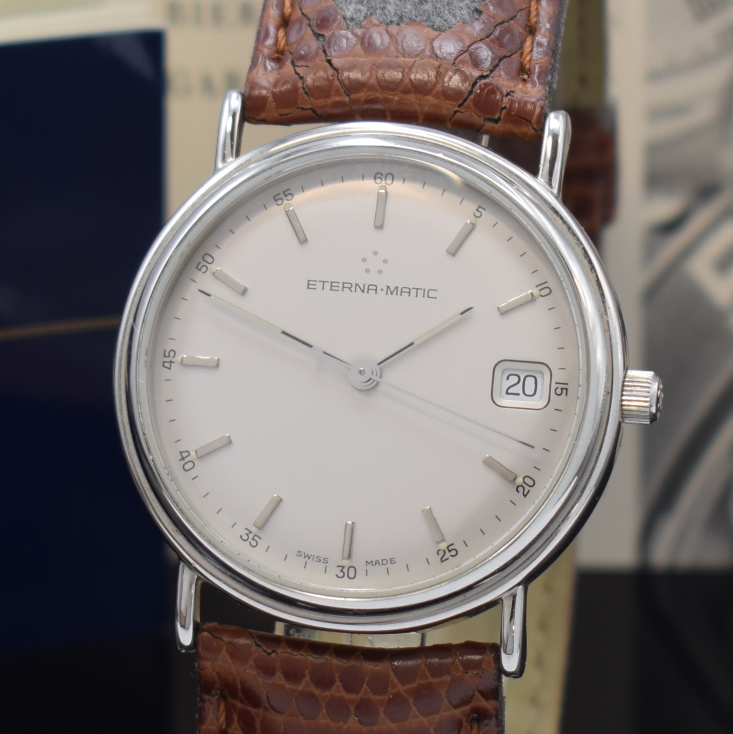 Detail a: ETERNA-MATIC Armbanduhr in Stahl, Schweiz um 2000, Automatik, beids. vergl. Geh., Boden aufgedr., silb. Zifferbl., silb. Indizes u. Zeiger, Datum b. ...