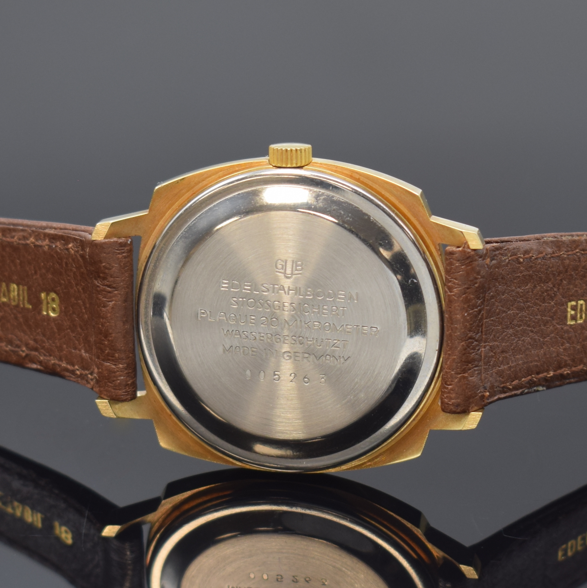 Detail c: GLASHÜTTE Spezimatic nahezu neuwertige Armbanduhr, DDR um 1974, Automatik, verg., Kissenförm. Geh., aufgedr. Stahlboden, silb. Zifferbl., gold. ...