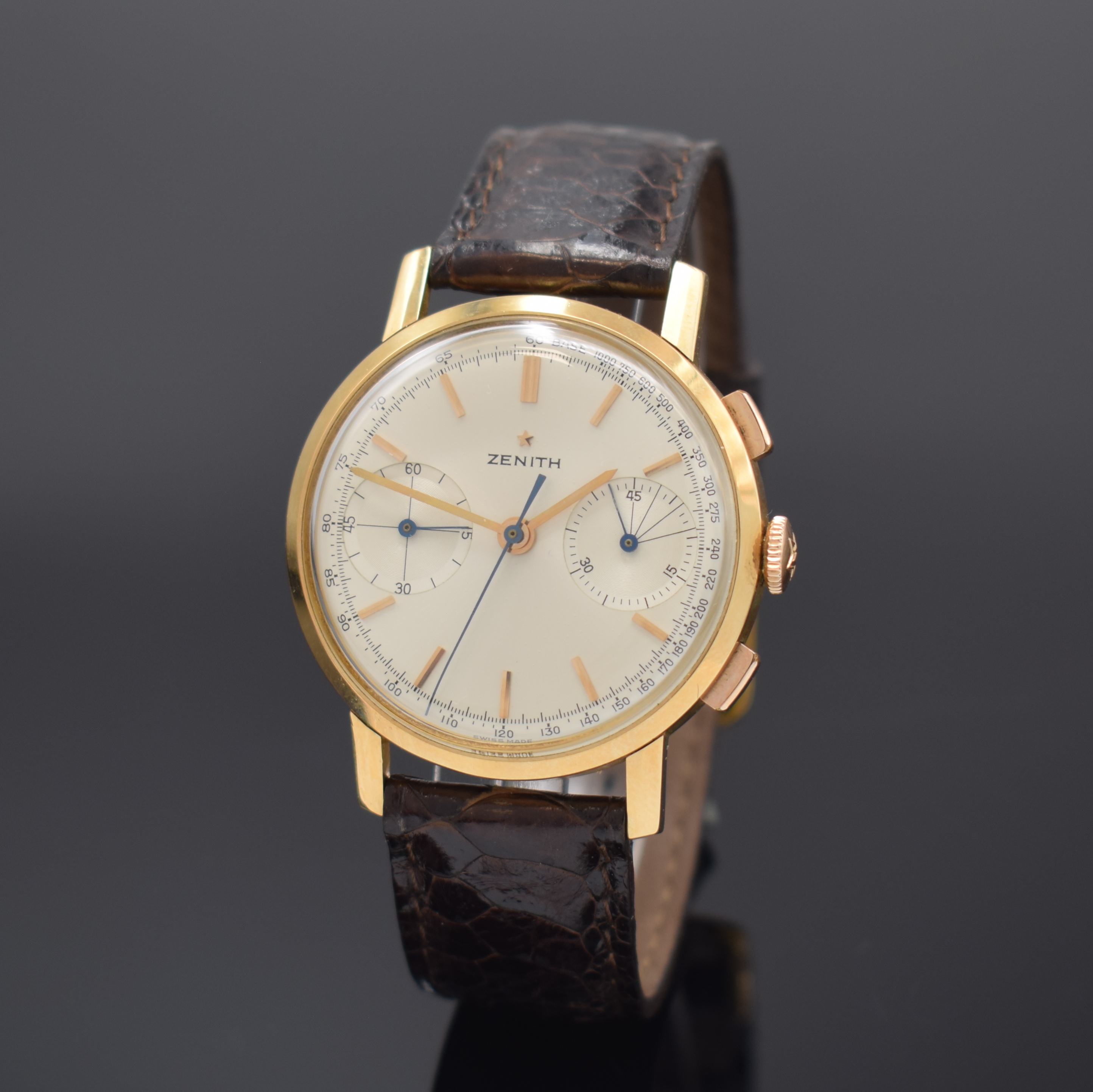 ZENITH Schaltradchronograph in RoseG 750/000, Schweiz um 1965, Handaufzug, 3-tlg. Geh., Boden u. Glasrand gedr., orig. Krone, silb. Zifferbl. pat., ...