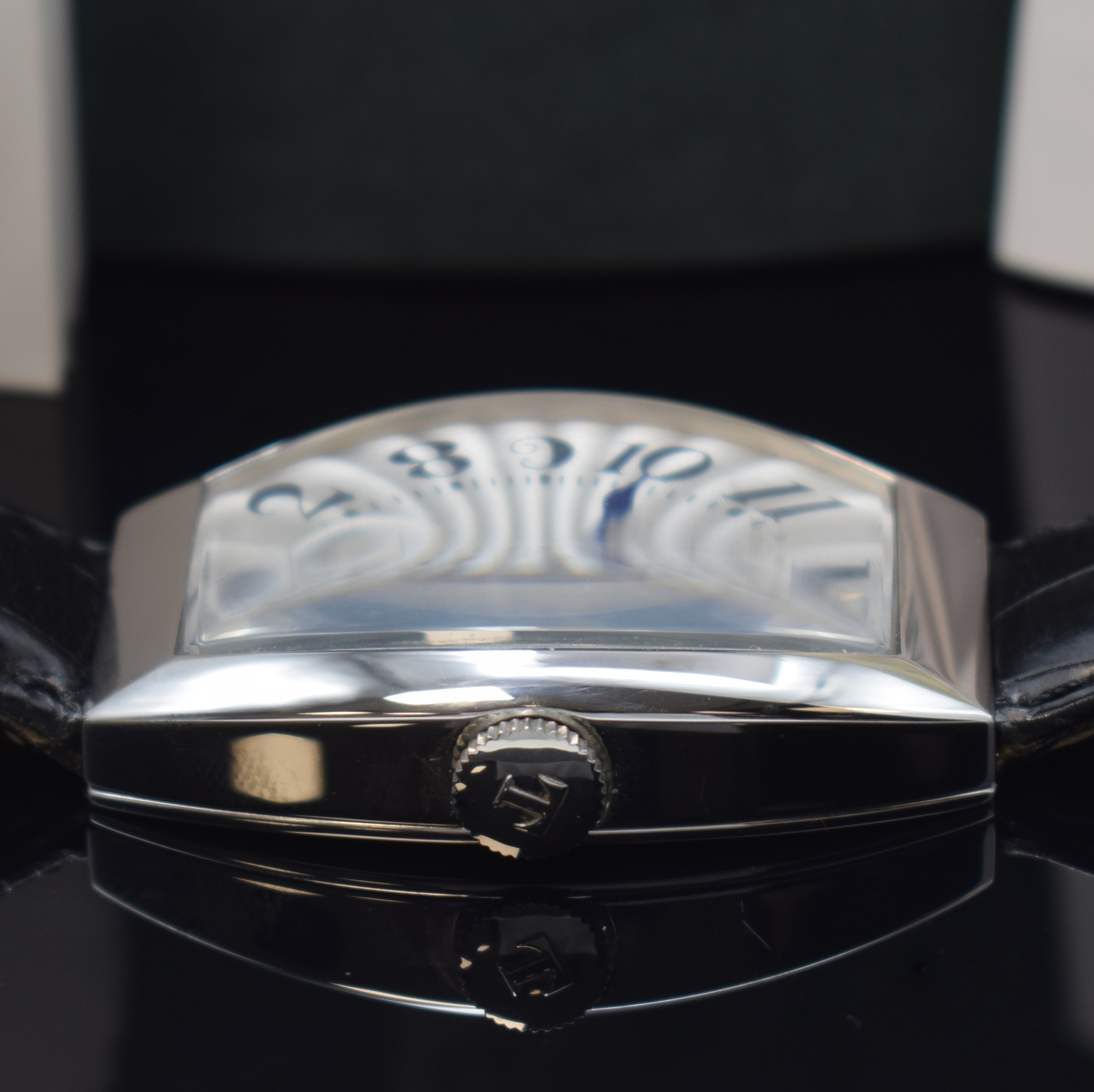 Detail c: TISSOT Porto auf 6666 Stück limitierte Armbanduhr in Stahl, Schweiz lt. orig. Pap. verk. 2001, Handaufzug, tonneauförm. Geh., Boden 8-fach ...