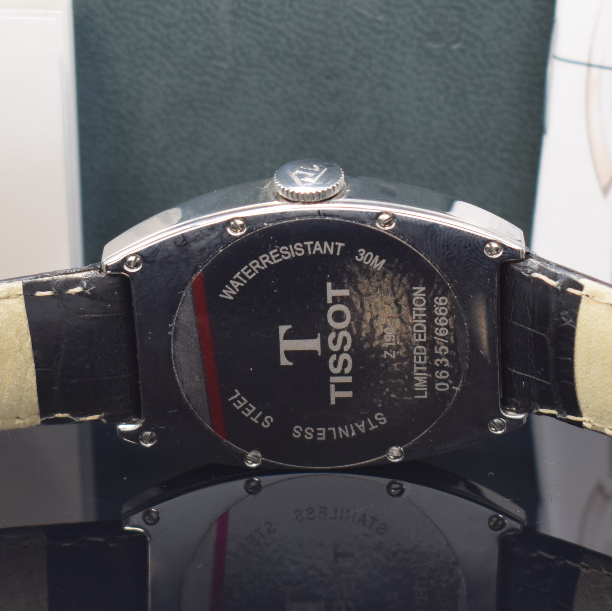 Detail d: TISSOT Porto auf 6666 Stück limitierte Armbanduhr in Stahl, Schweiz lt. orig. Pap. verk. 2001, Handaufzug, tonneauförm. Geh., Boden 8-fach ...