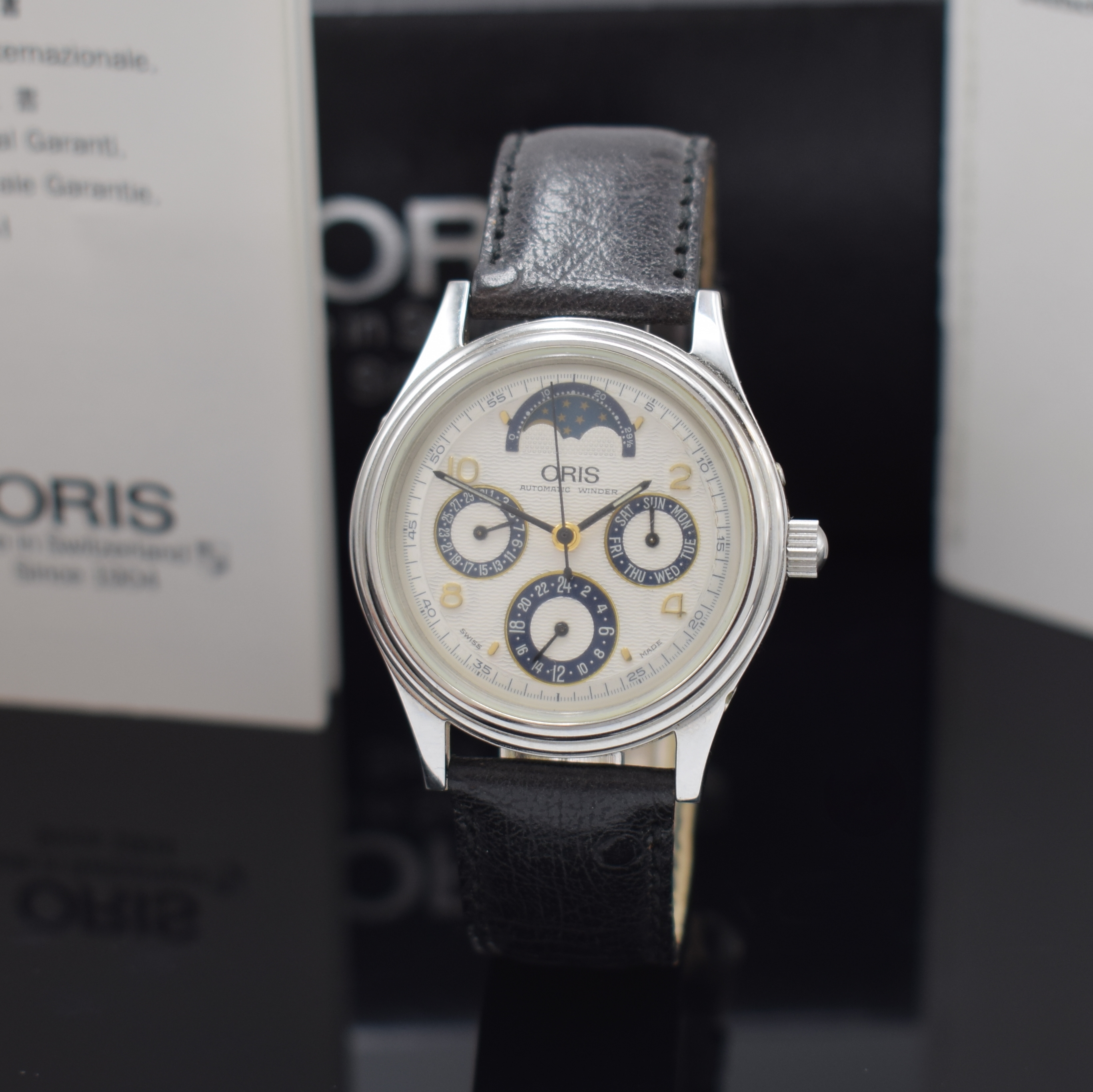 ORIS Armbanduhr mit Vollkalender und Mondphase in Stahl, Schweiz 2000, Automatik, beids. vergl. Geh., Boden verschr., seitl. Korrekturdrücker, silb. ...