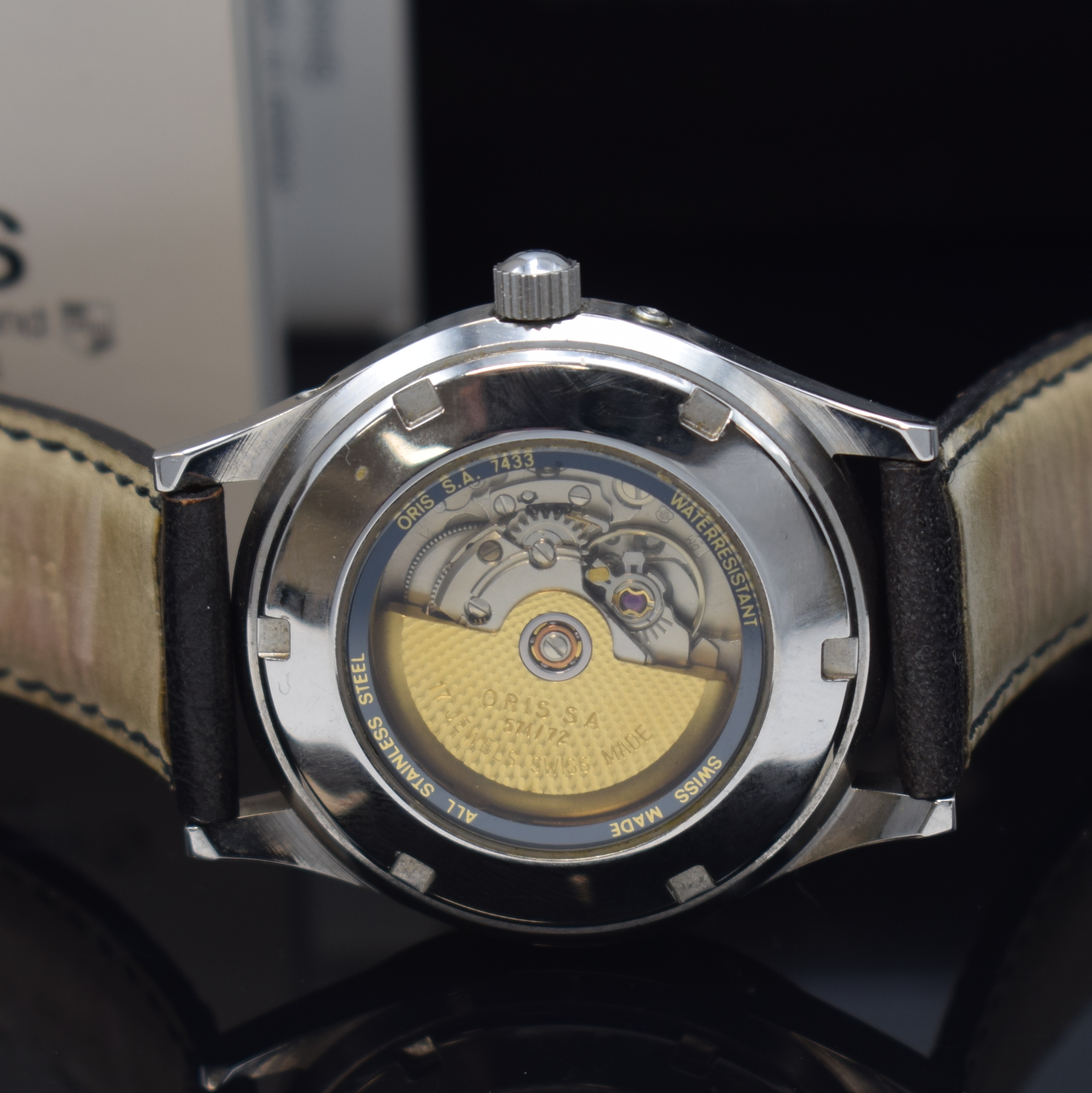 Detail c: ORIS Armbanduhr mit Vollkalender und Mondphase in Stahl, Schweiz 2000, Automatik, beids. vergl. Geh., Boden verschr., seitl. Korrekturdrücker, silb. ...