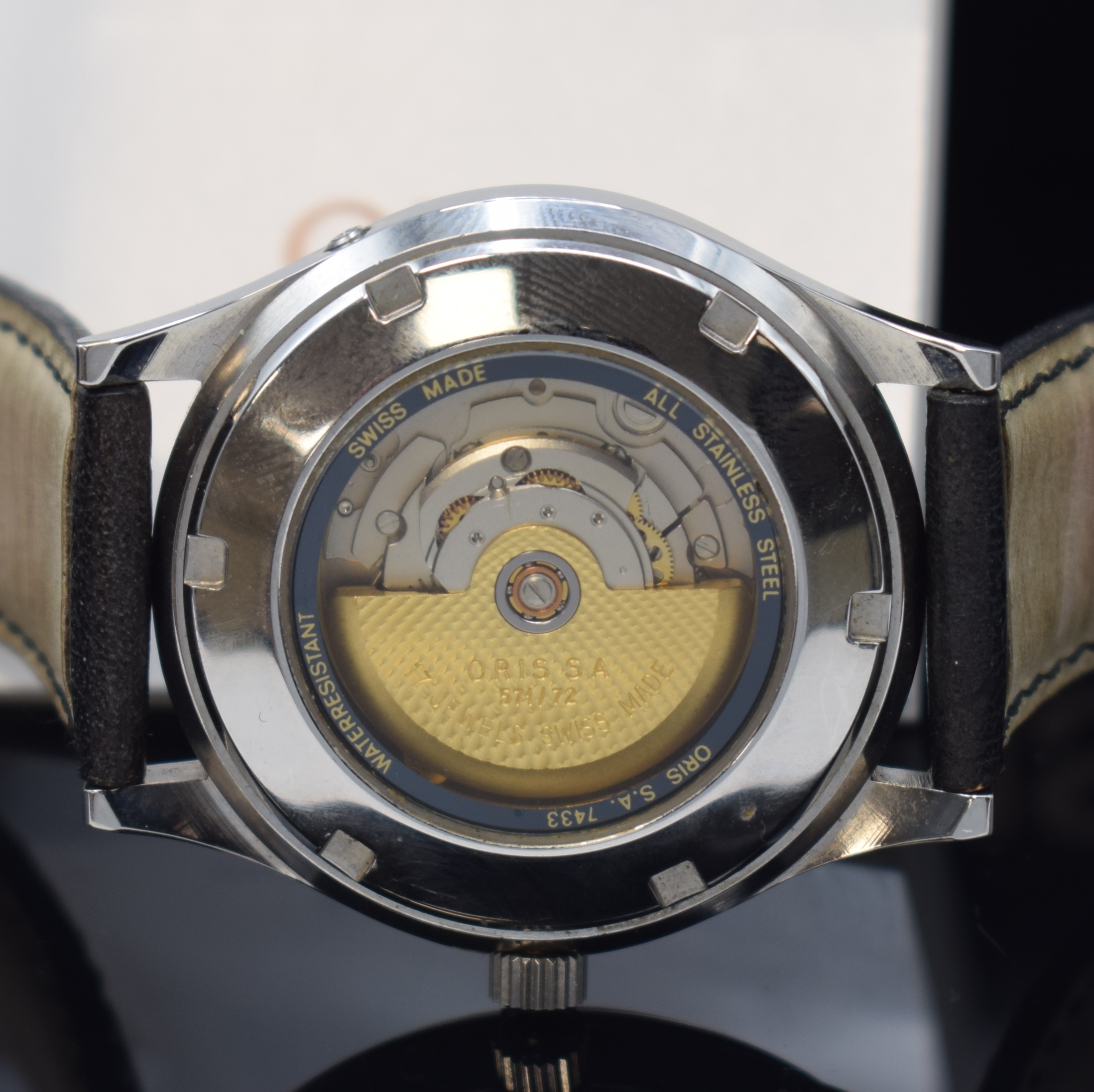 Detail d: ORIS Armbanduhr mit Vollkalender und Mondphase in Stahl, Schweiz 2000, Automatik, beids. vergl. Geh., Boden verschr., seitl. Korrekturdrücker, silb. ...