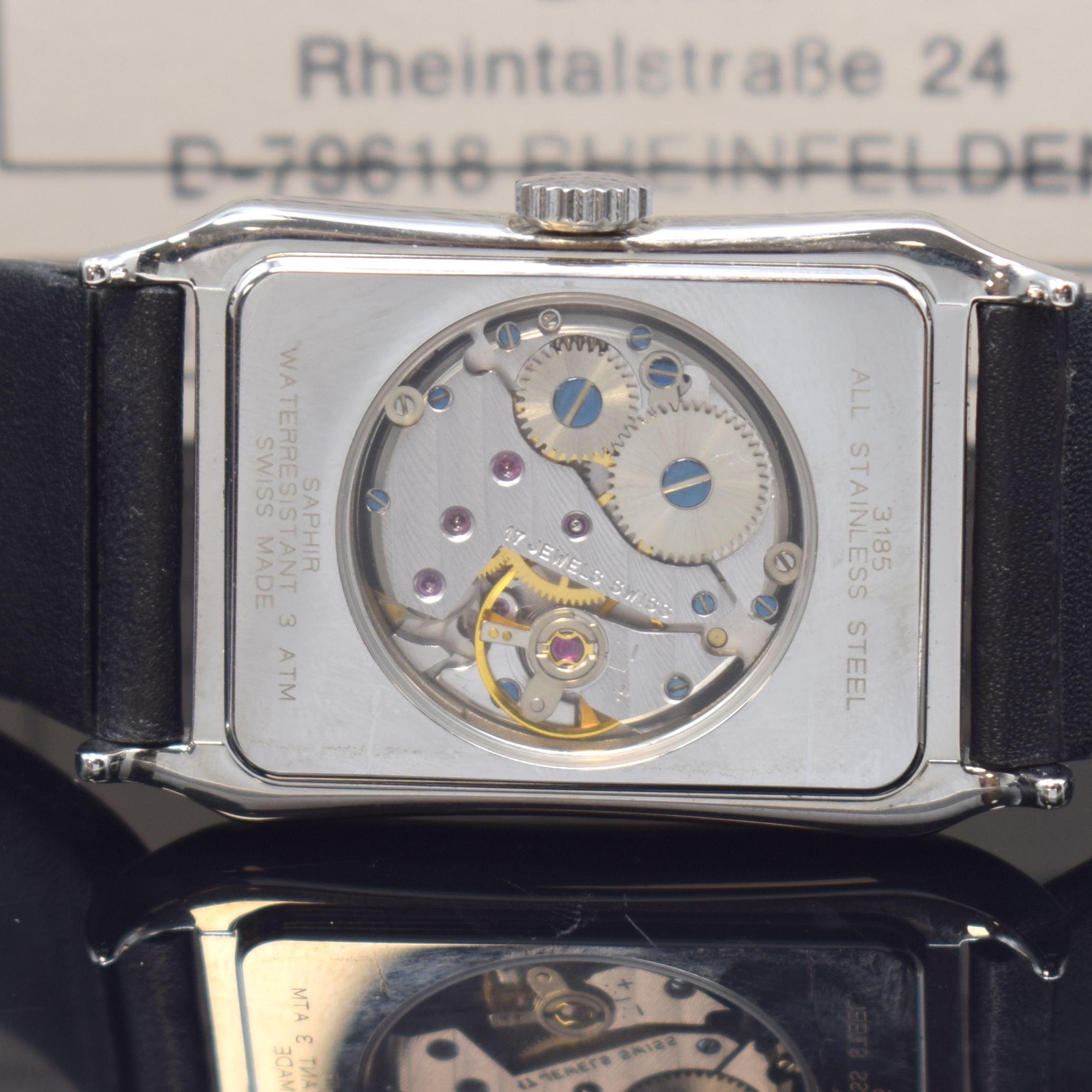 Detail c: PIERRE CHATELAIN Armbanduhr, Handaufzug, Edelstahlgeh. beids. vergl., Boden aufgedr., 2-farb. Zifferbl., gebl. Zeiger, Anz. v. Std. und Min. bei 12, ...