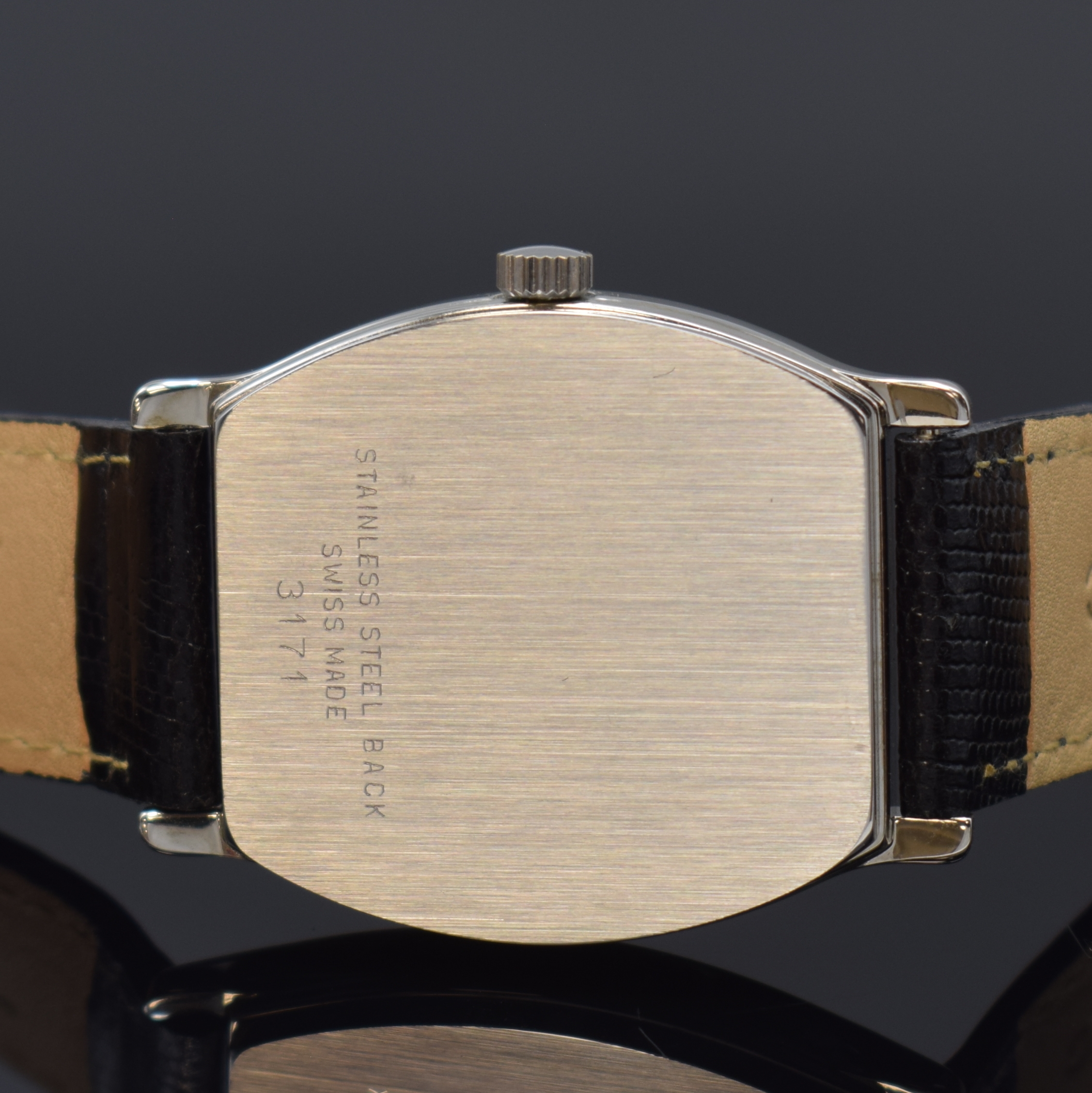 Detail c: CHEVALIER Prestige Armbanduhr, Handaufzug, Schweiz 1990er Jahre, Handaufzug, tonneauförm. Geh., Edelstahlboden aufgedr., silb. Zifferbl. m. arab. ...