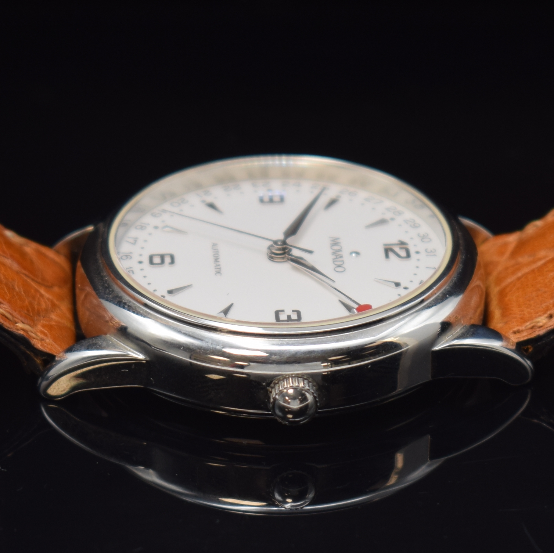 Detail b: MOVADO Armbanduhr Referenz 84-D6-884, Automatik, Edelstahlgeh. inkl. orig. Lederband m. orig. Dornschl., Boden aufgedr., matt. silb. Zifferbl. m. ...