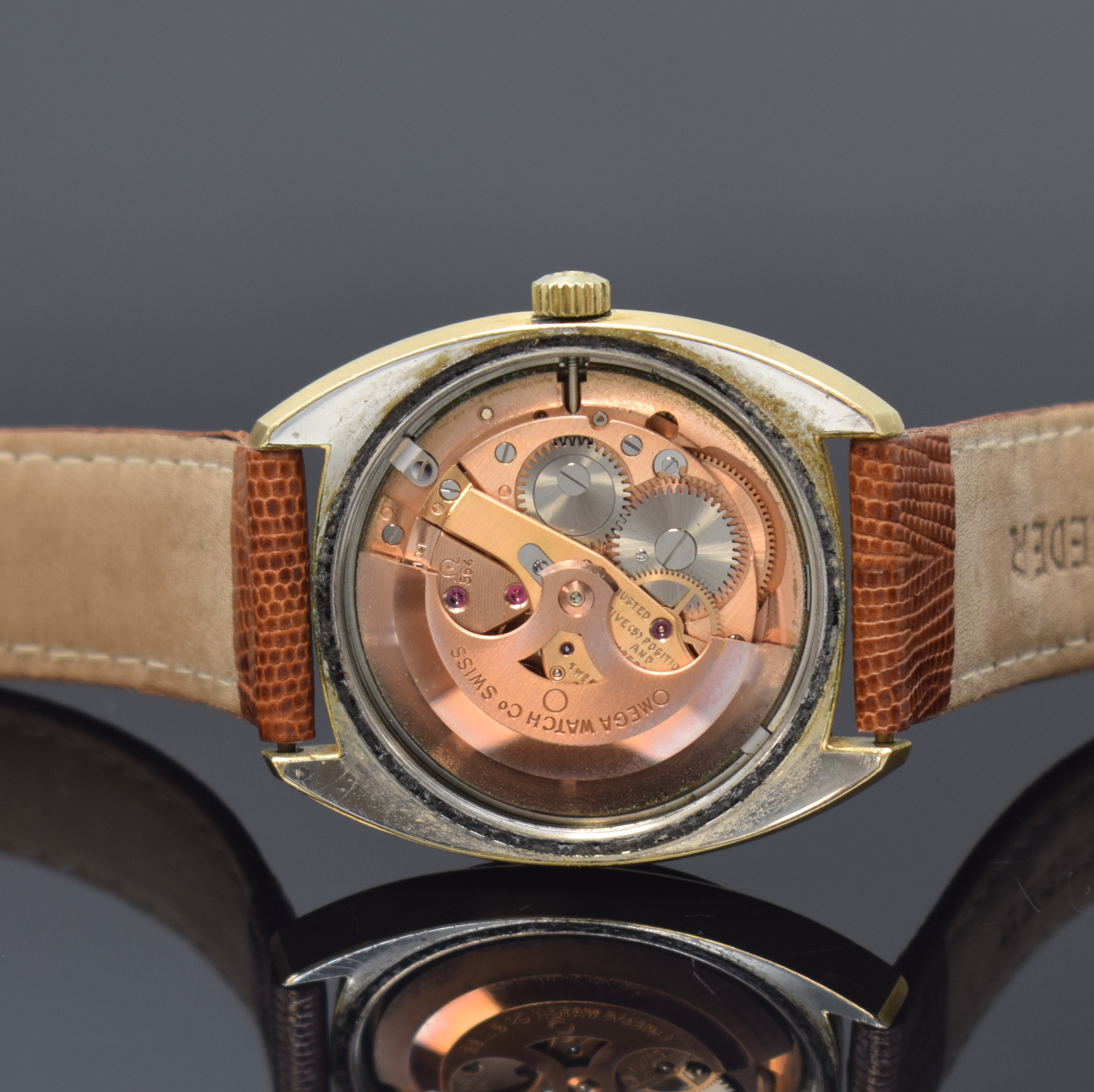 Detail d: OMEGA Constellation Chronometer Herrenarmbanduhr Referenz 168.027, Automatik, Schweiz um 1968, Edelstahlgeh. m. Goldhaube, geriffelte Lünette, Datum ...