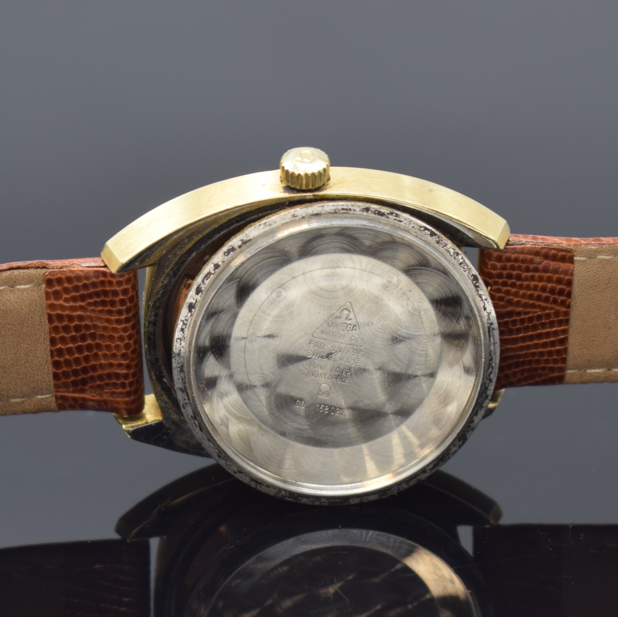 Detail f: OMEGA Constellation Chronometer Herrenarmbanduhr Referenz 168.027, Automatik, Schweiz um 1968, Edelstahlgeh. m. Goldhaube, geriffelte Lünette, Datum ...