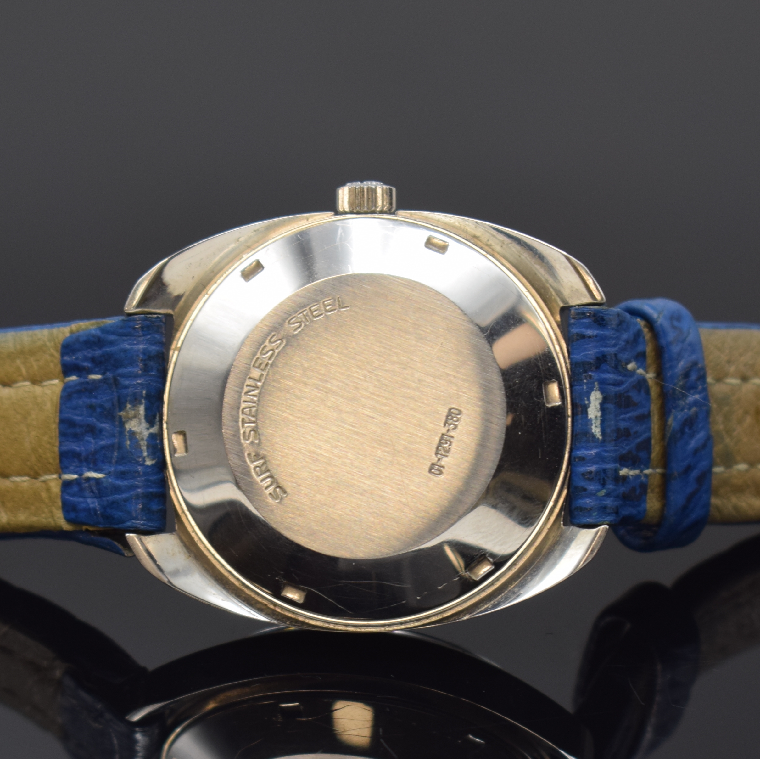 Detail d: ZENITH Herrenarmbanduhr Referenz 01-1291-380, Automatik, Schweiz um 1970, massiv Edelst. inkl. Lederband m. orig. Dornschl., blaues Zifferbl. m. ...