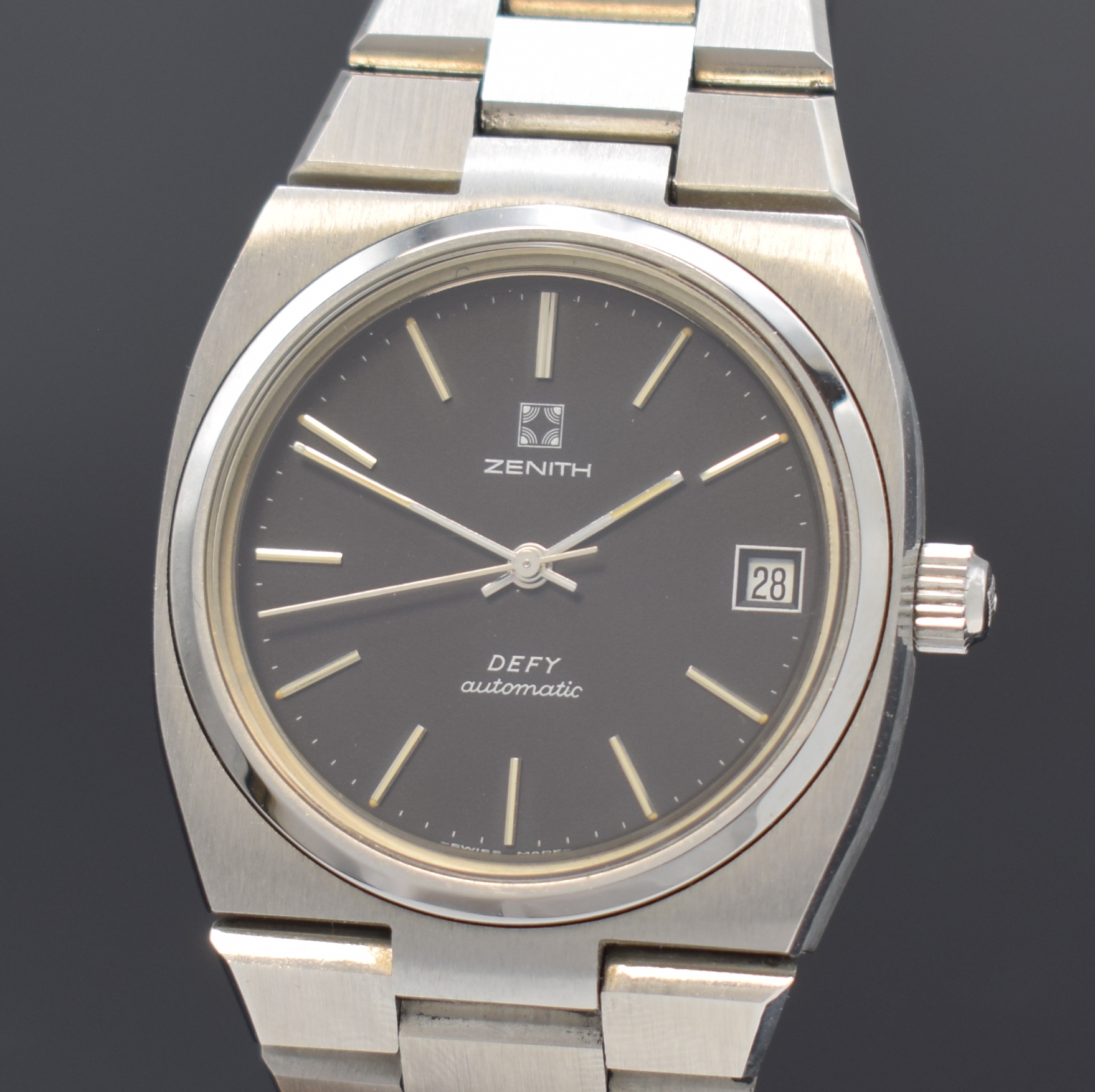 Detail a: ZENITH Defy Herrenarmbanduhr Referenz 02.0360.380, Automatik, Schweiz um 1973, massives Edelstahlgeh. inkl. orig. Gliederband m. Faltschl., Boden ...