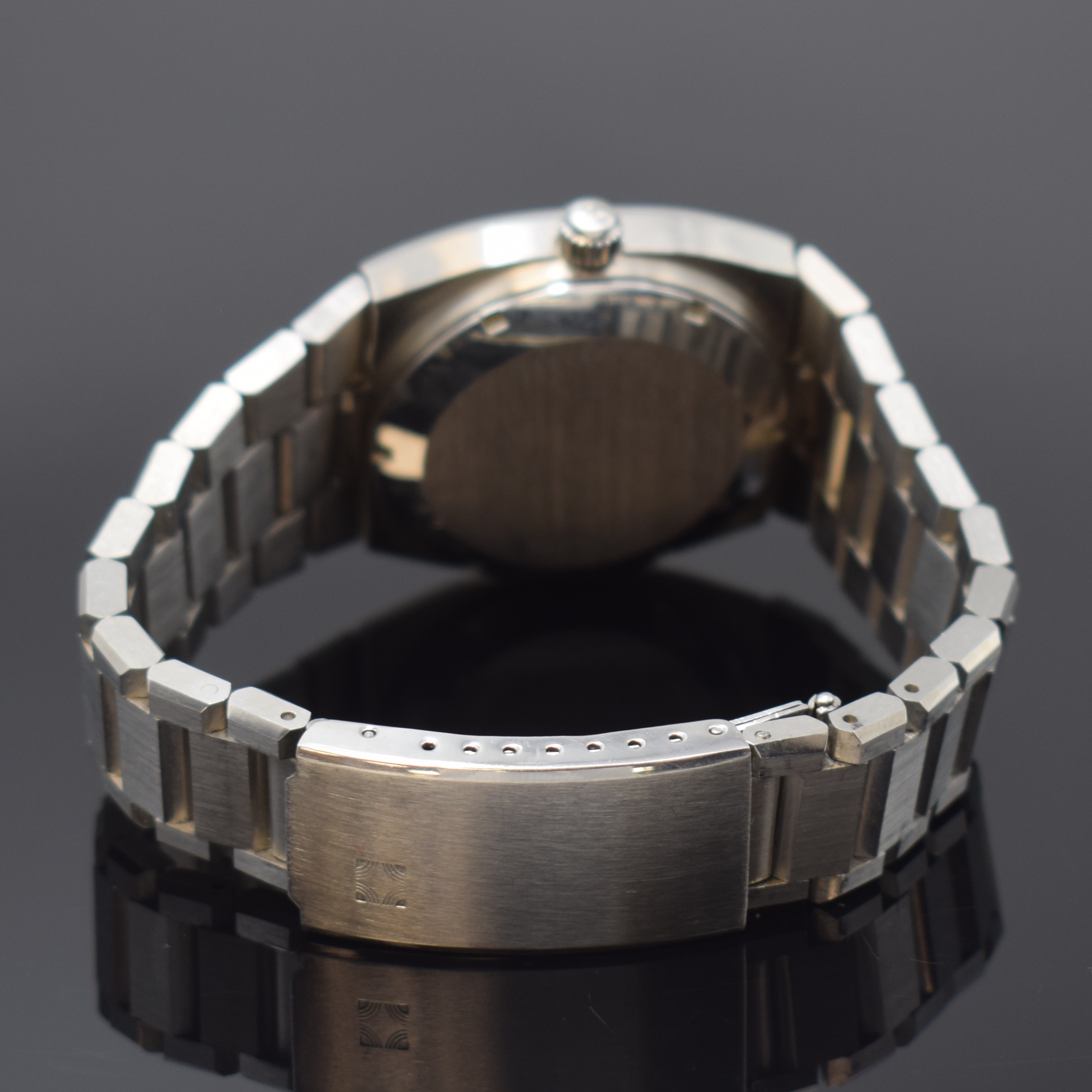 Detail b: ZENITH Defy Herrenarmbanduhr Referenz 02.0360.380, Automatik, Schweiz um 1973, massives Edelstahlgeh. inkl. orig. Gliederband m. Faltschl., Boden ...