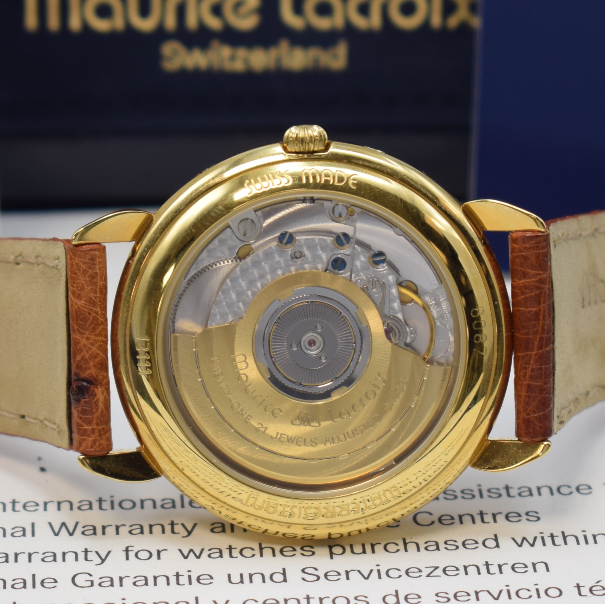 Detail d: MAURICE LACROIX Armbanduhr mit Vollkalender und Mondphase, Schweiz lt. orig. Pap. verk. 2000, Automatik, verg., beids. vergl. Geh., Boden u. Glasrand ...