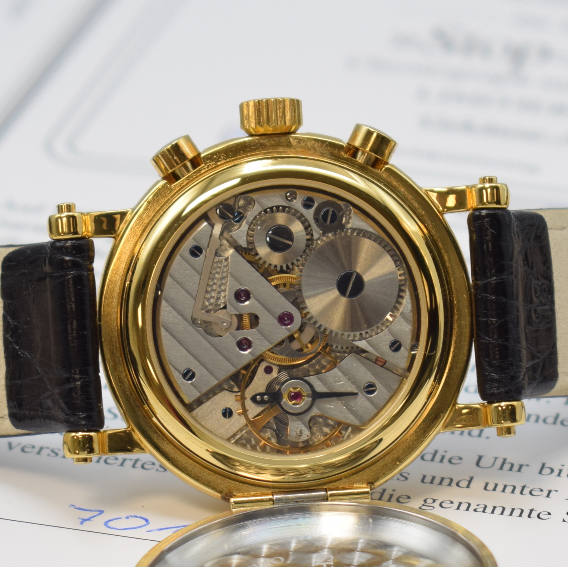 Detail d: COMOR Stop-Seconde Armbanduhr mit Flyback- Funktion, Schweiz lt. orig. Pap. verk. 2000, Handaufzug, vergold. Geh. m. Stahl Scharnier-boden, blaues ...