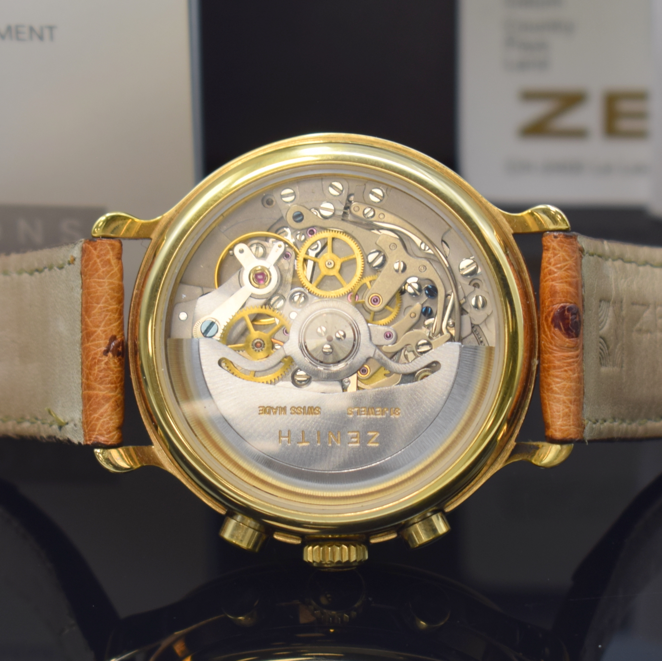 Detail e: ZENITH El Primero Schaltradchronograph Referenz 20.0143.400, Schweiz lt. orig. Pap. verk. 1999, Automatik, verg. Geh. beids. vergl., Boden aufgedr., ...
