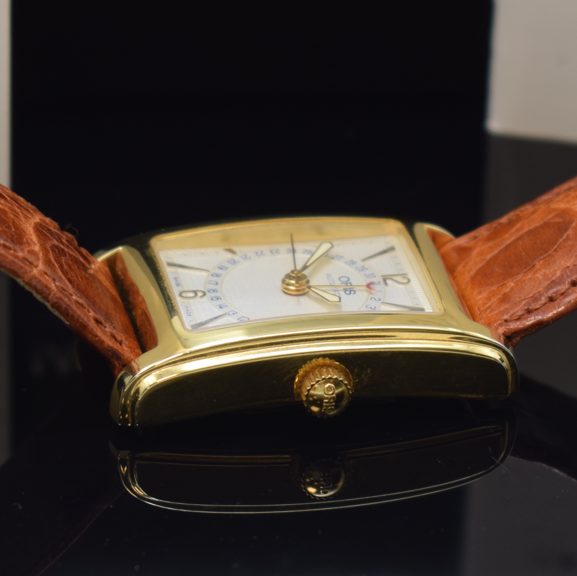 Detail c: ORIS rechteckige Armbanduhr Referenz B7460, Schweiz um 1995, Automatik, verg. Geh., Stahlboden 4-fach verschr., silb. Strukturzifferbl., gold. ...