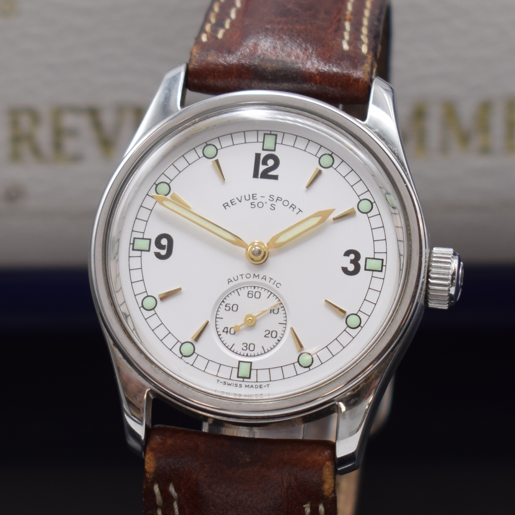 Detail a: REVUE THOMMEN Armbanduhr Modell Sport 50s, Automatik, Schweiz 1990er Jahre, Edelstahlgeh. beids. vergl., Boden aufgedr., orig. Lederband (zu ern.) m. ...