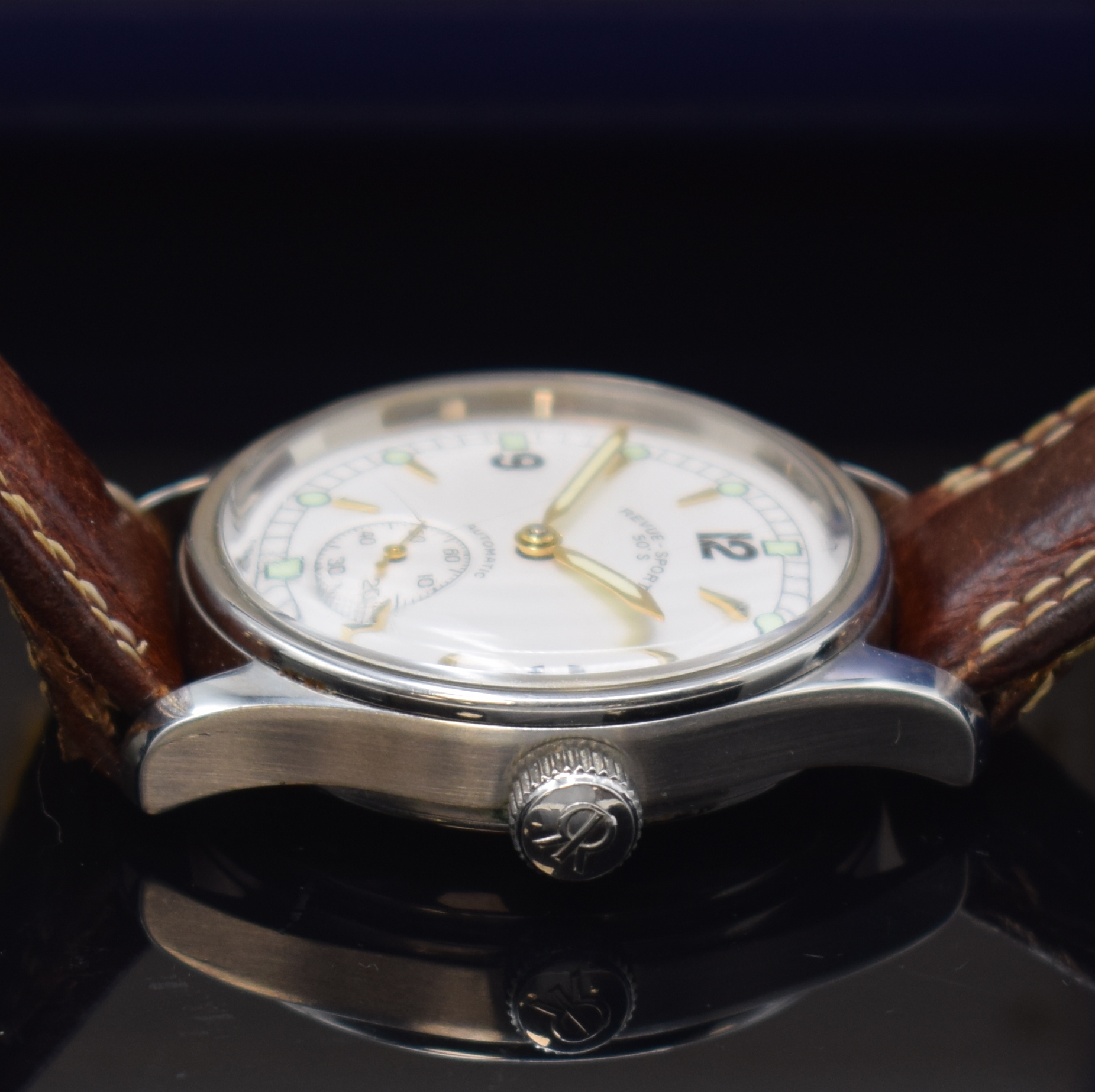 Detail c: REVUE THOMMEN Armbanduhr Modell Sport 50s, Automatik, Schweiz 1990er Jahre, Edelstahlgeh. beids. vergl., Boden aufgedr., orig. Lederband (zu ern.) m. ...