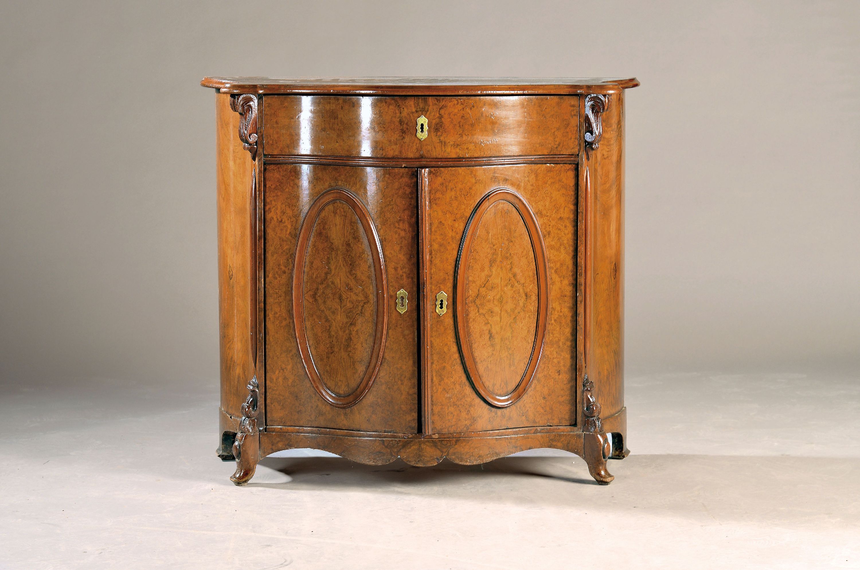 Image 26832229 - Half cupboard, Louis-Philippe, around 1860, walnut root veneer, two doors, one drawer, ...