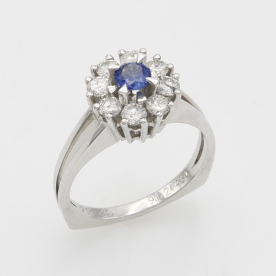 Image Ring mit Brillanten und Saphir, WG 750/000, Saphir ca. 0.39 ct, 8 Brill. zus. ca. 0.73 ...