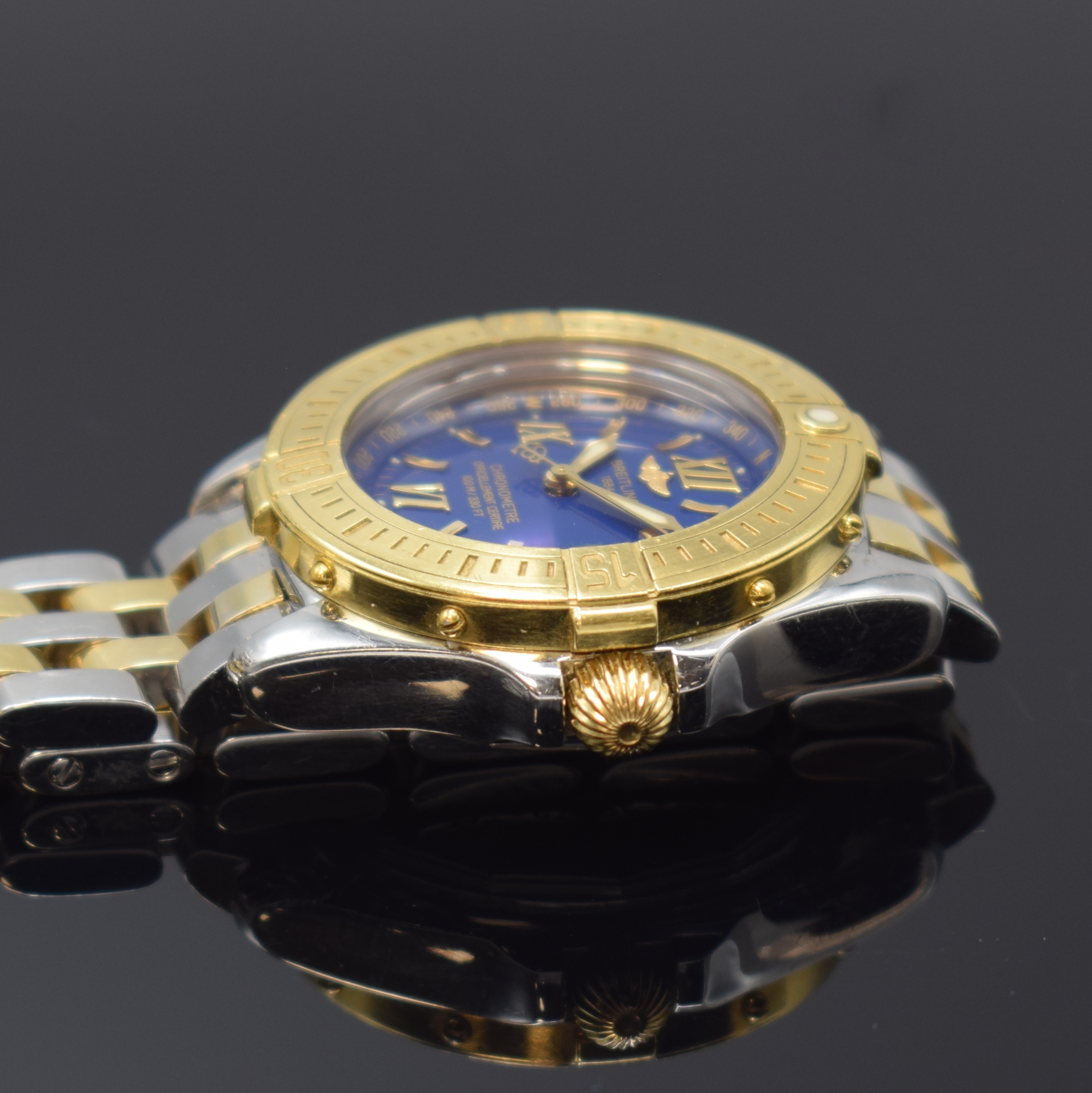 Detail c: BREITLING Damenarmbanduhr Serie Lady J Referenz D67365, Chronometer in Edelstahl/Gold kombiniert inkl. Pilotband, Boden verschr., Saphirgl. entsp. ...