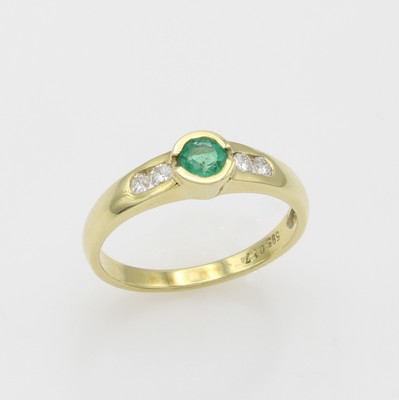 Image Ring mit Smaragd und Brillanten, GG 585/000,4 Brill. zus. ca. 0.17 ct Weiß/vs, ...