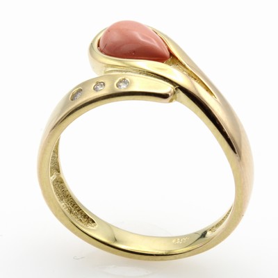 Image Ring mit Koralle und Zirkonias, GG 333/000, RW ca. 56