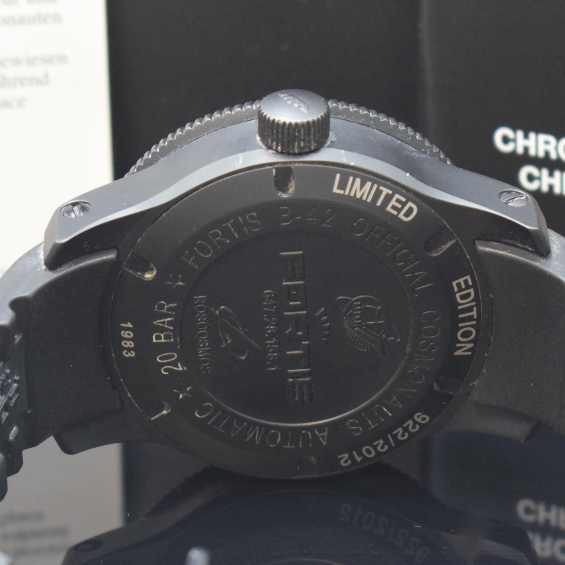 Detail d: FORTIS B-42 Black & Black auf 2012 Stück limitierte Herrenarmbanduhr Referenz 647.28.158.1, Automatik, hergestellt zum 100. Jbiläum der Marke, ...
