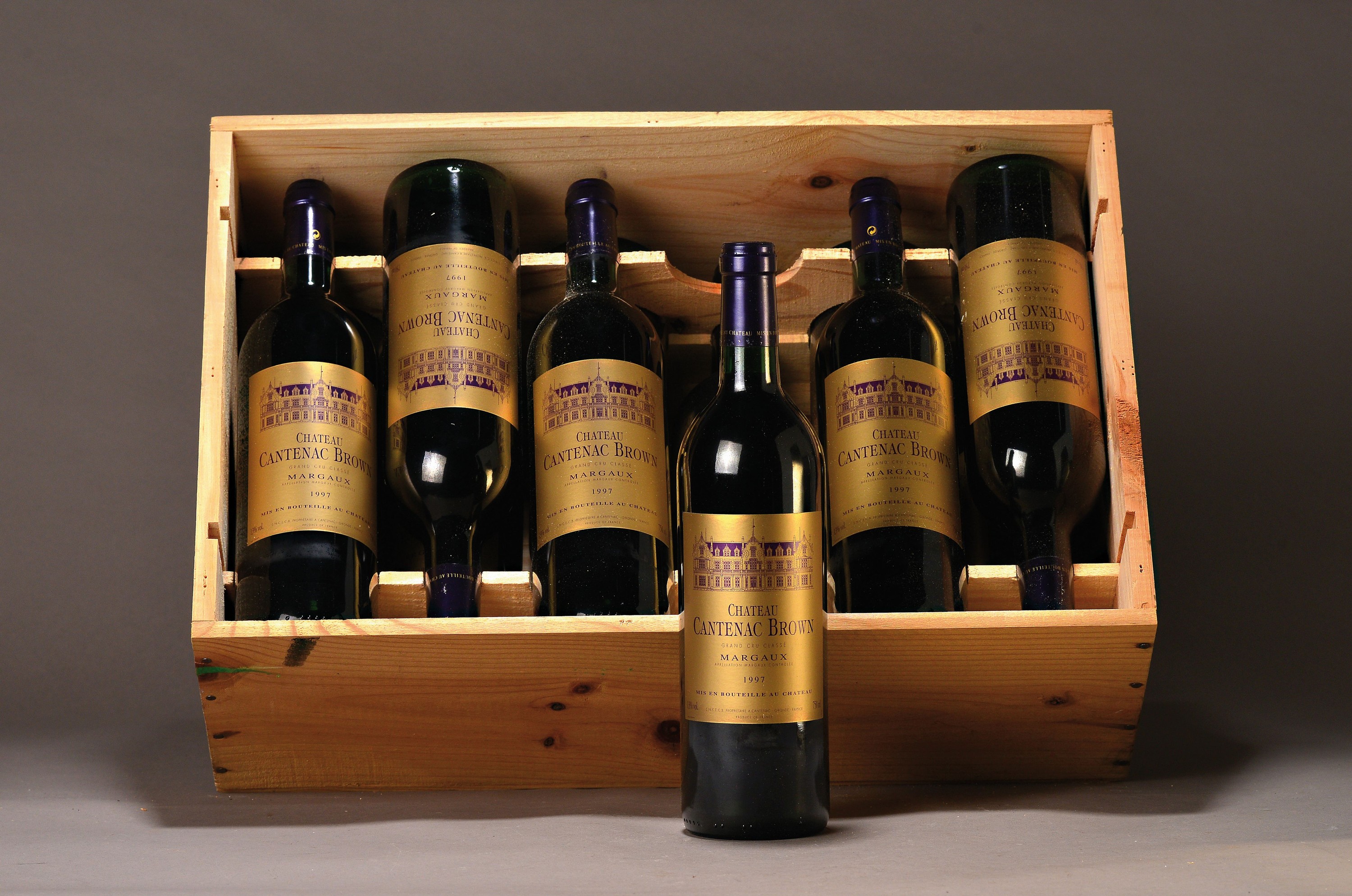 12 Flaschen 1997 Chateau Centenac Brown, Margaux, Grand Cru Classe, je ca. 75cl, 13%Vol., in orig. Holzkiste