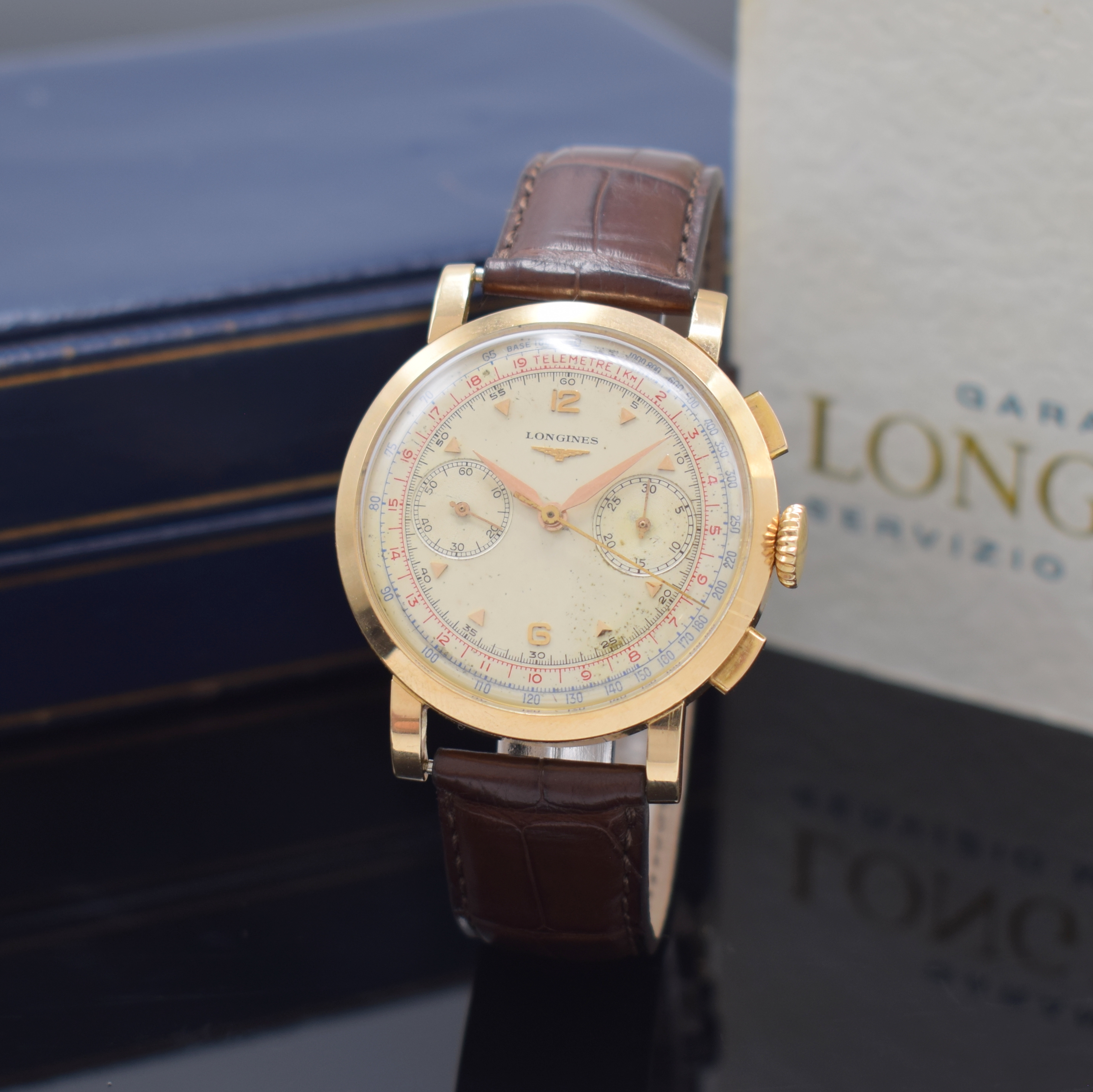 LONGINES seltene Herrenarmbanduhr mit Flyback-Chronograph in Rosegold 750/000 Referenz 6234, Schweiz um 1955, Handaufzug, 3-teil. Geh. dell., Boden ...