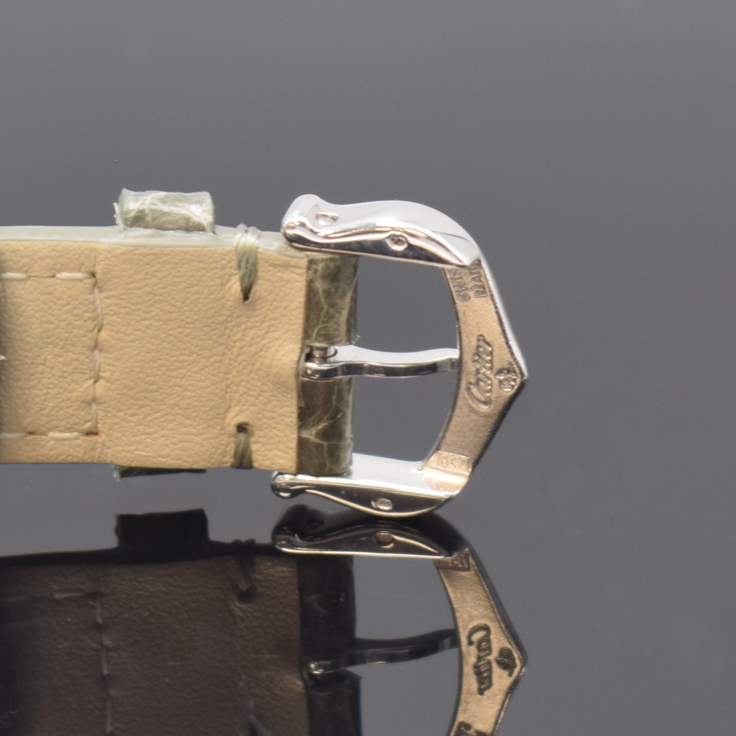 Detail b: CARTIER Tank Americaine in WG 750/000 mit Brillanten Referenz 2490, Automatik, Schweiz um 2000, massives Goldgeh. inkl. Lederband m. orig. WG 750/000 ...