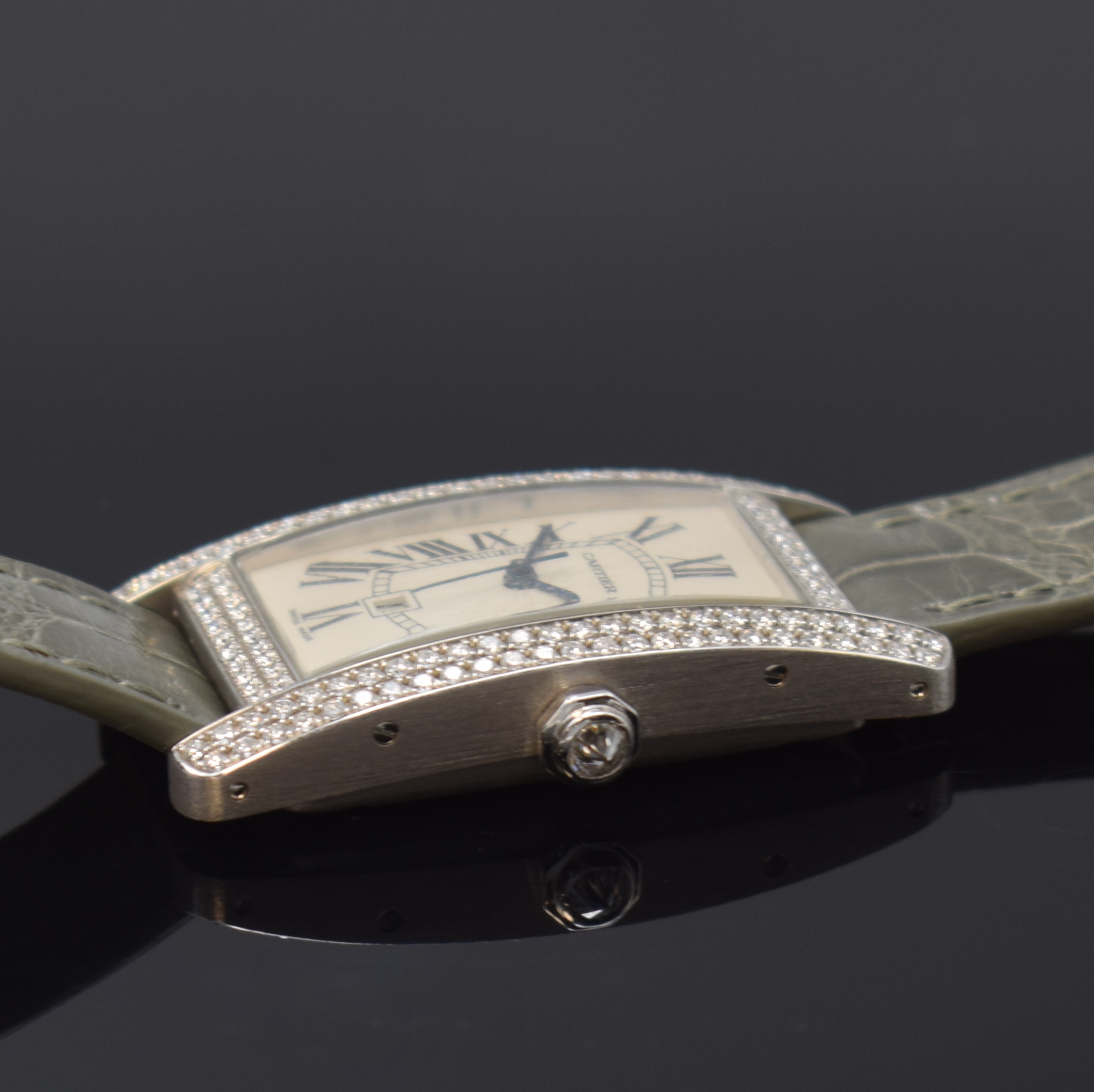 Detail c: CARTIER Tank Americaine in WG 750/000 mit Brillanten Referenz 2490, Automatik, Schweiz um 2000, massives Goldgeh. inkl. Lederband m. orig. WG 750/000 ...