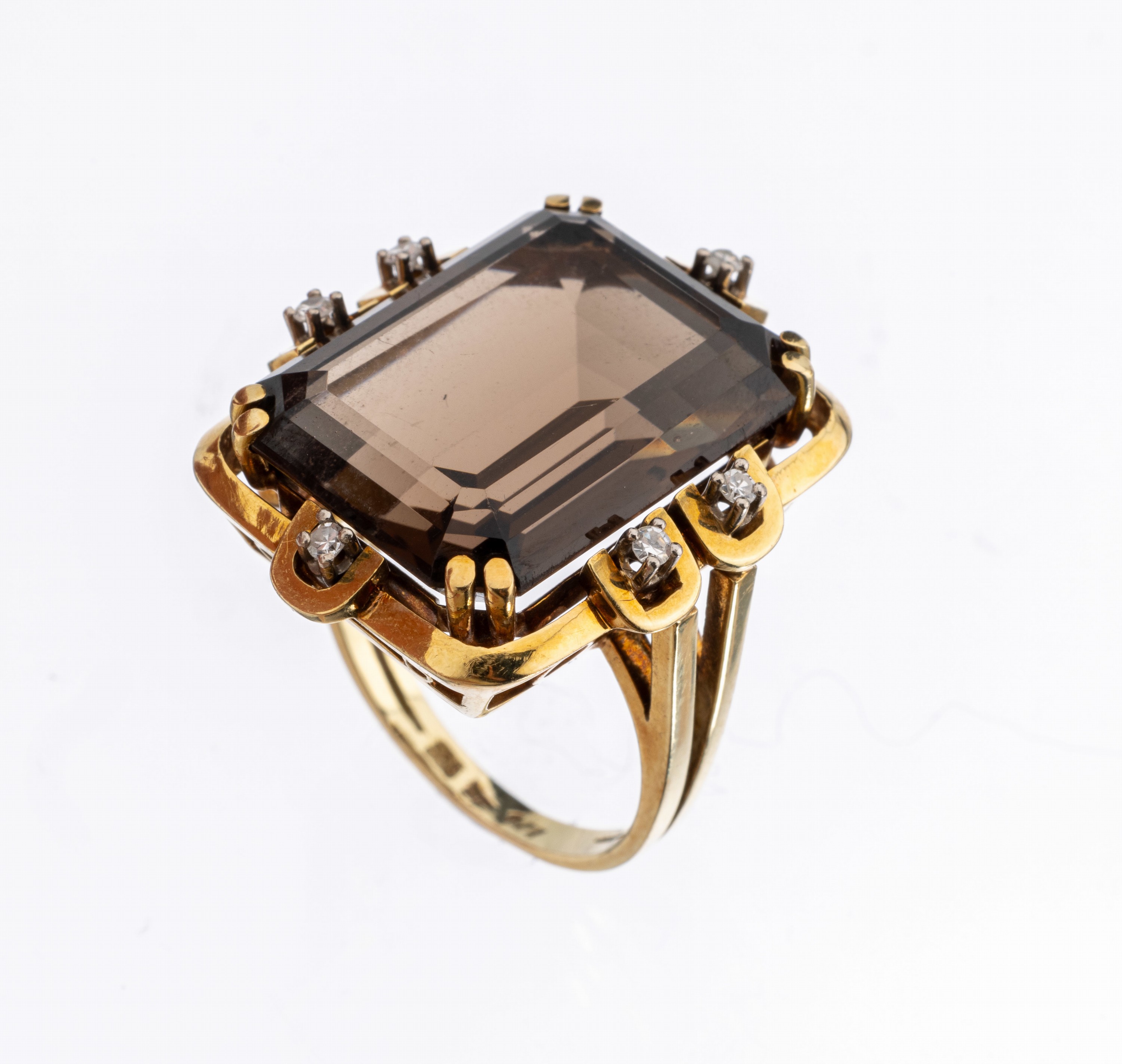 14 kt Gold Rauchquarz-Diamant-Ring, GG 585/000, facett. Rauchquarz-Achteck ca. 34.0 ct, 6 8/8-Diamanten zus. ca. 0.10 ct Weiß/si, aufwändige ...