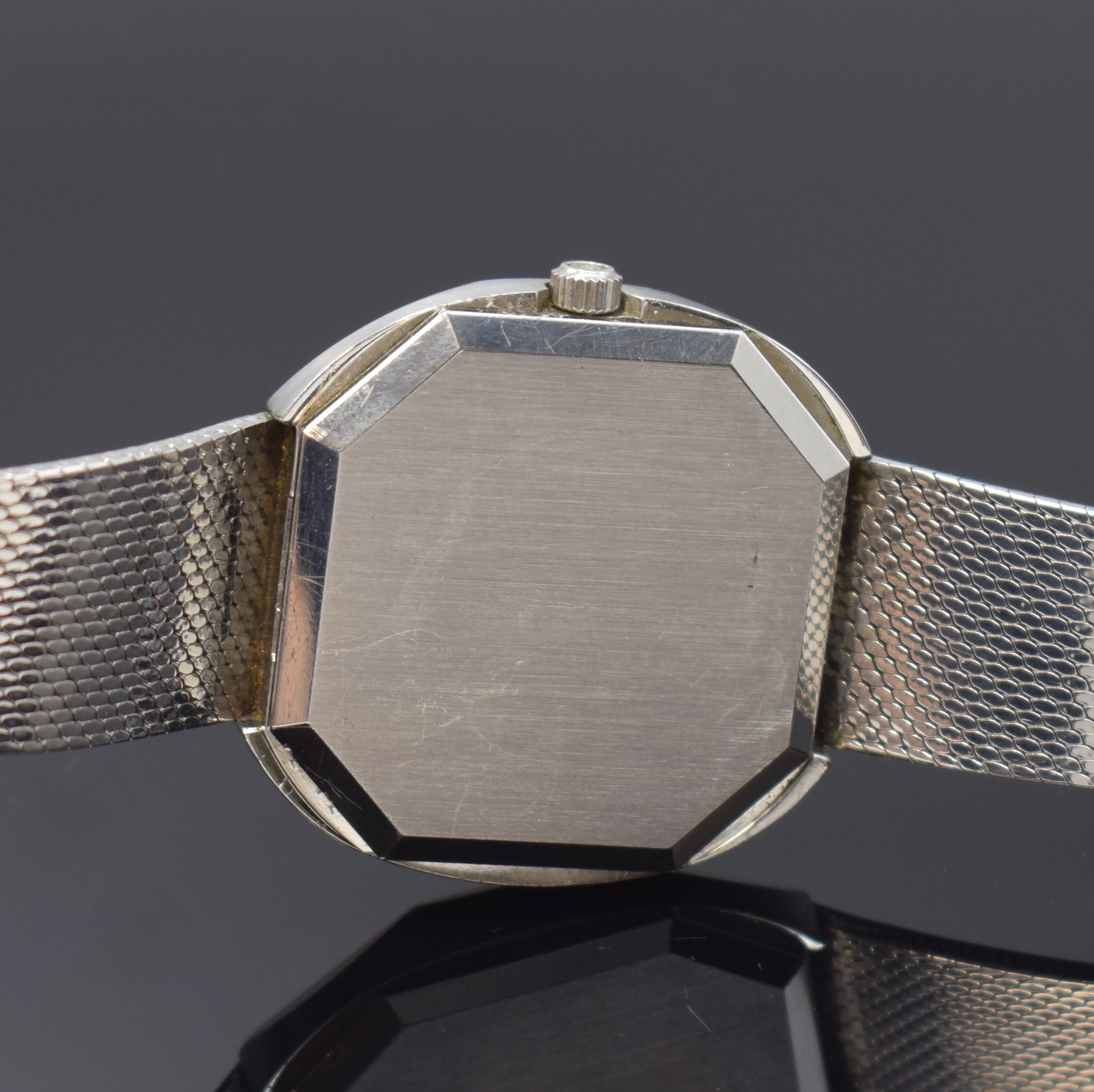 Detail d: OMEGA Constellation Herrenarmbanduhr Referenz 191.0012/13 - 391.0011, Schweiz um 1980, quarz, Edelstahlgeh. inkl. integr. original Edelstahlband, ...