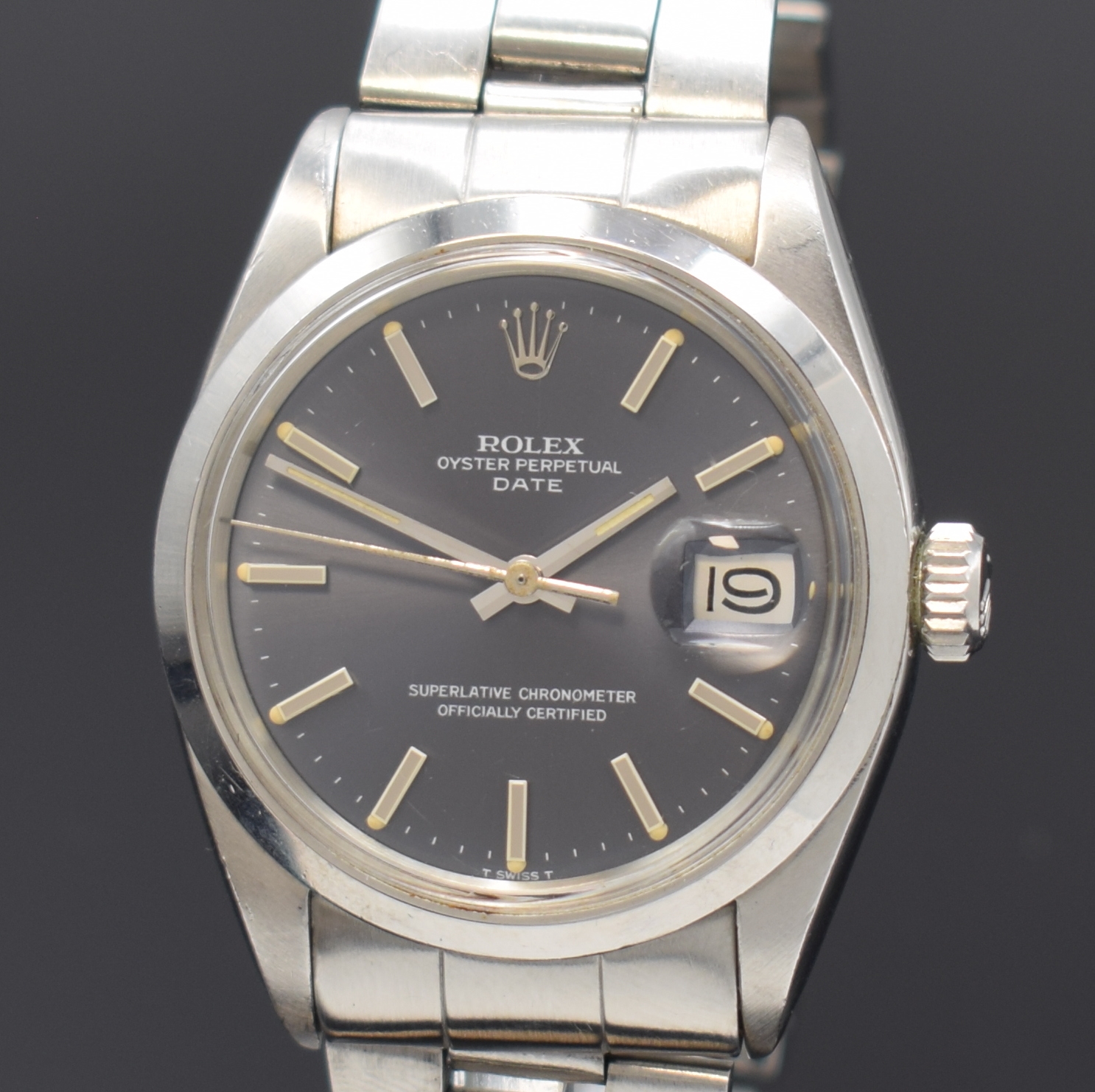 Detail a: ROLEX Herrenarmbanduhr Oyster Perpetual Date Referenz 1500, Automatik, Schweiz lt. Boden-stempel 2. Quartal 1971, Edelstahlgeh. inkl. gefaltetem ...