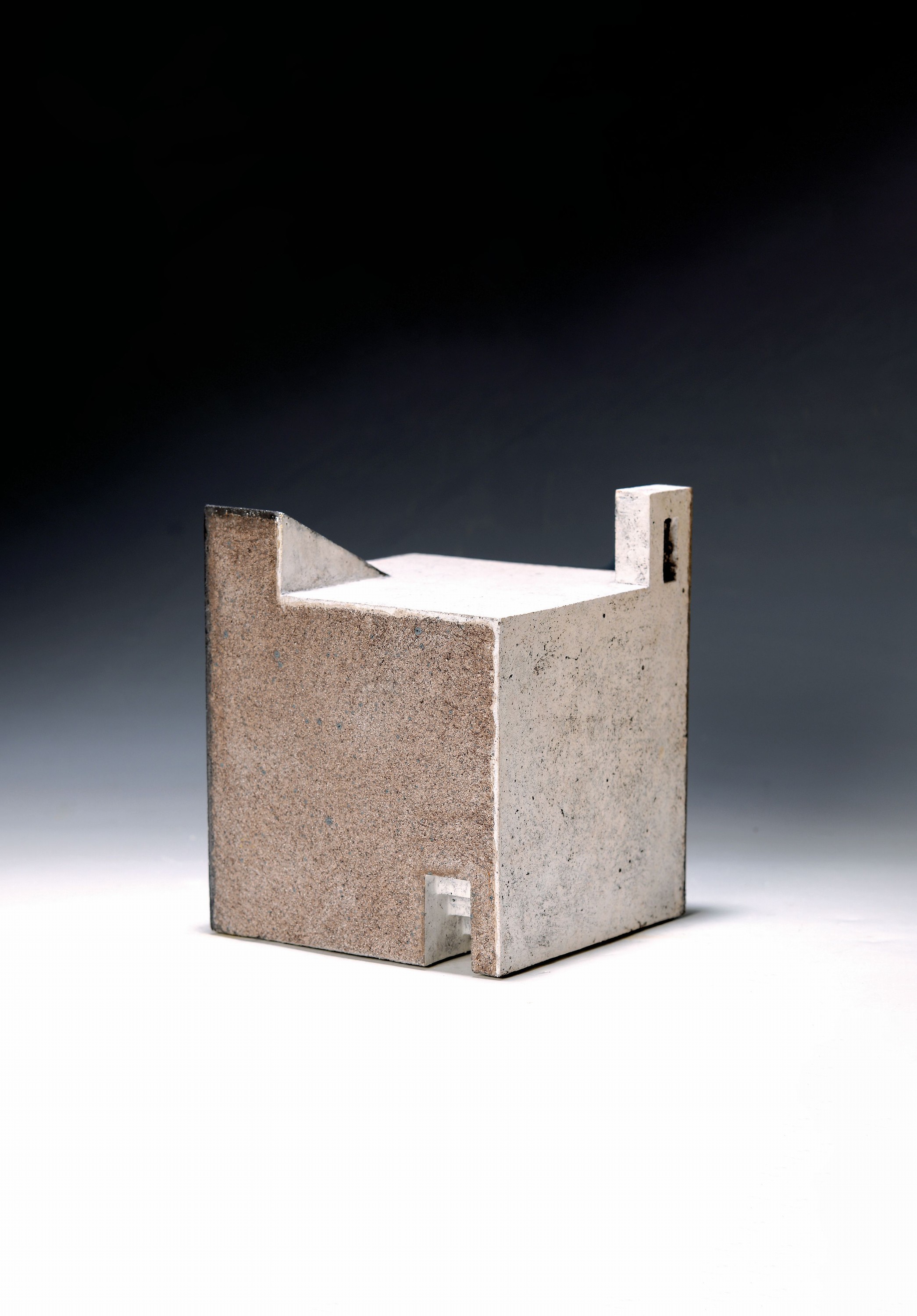Enrique Mestre-Estelles, geb. 1936 Alboraia Valancia, Sandsteinskulptur, kubische Form, architektonische Elemente, Stempelsignatur am Boden, partiell ...