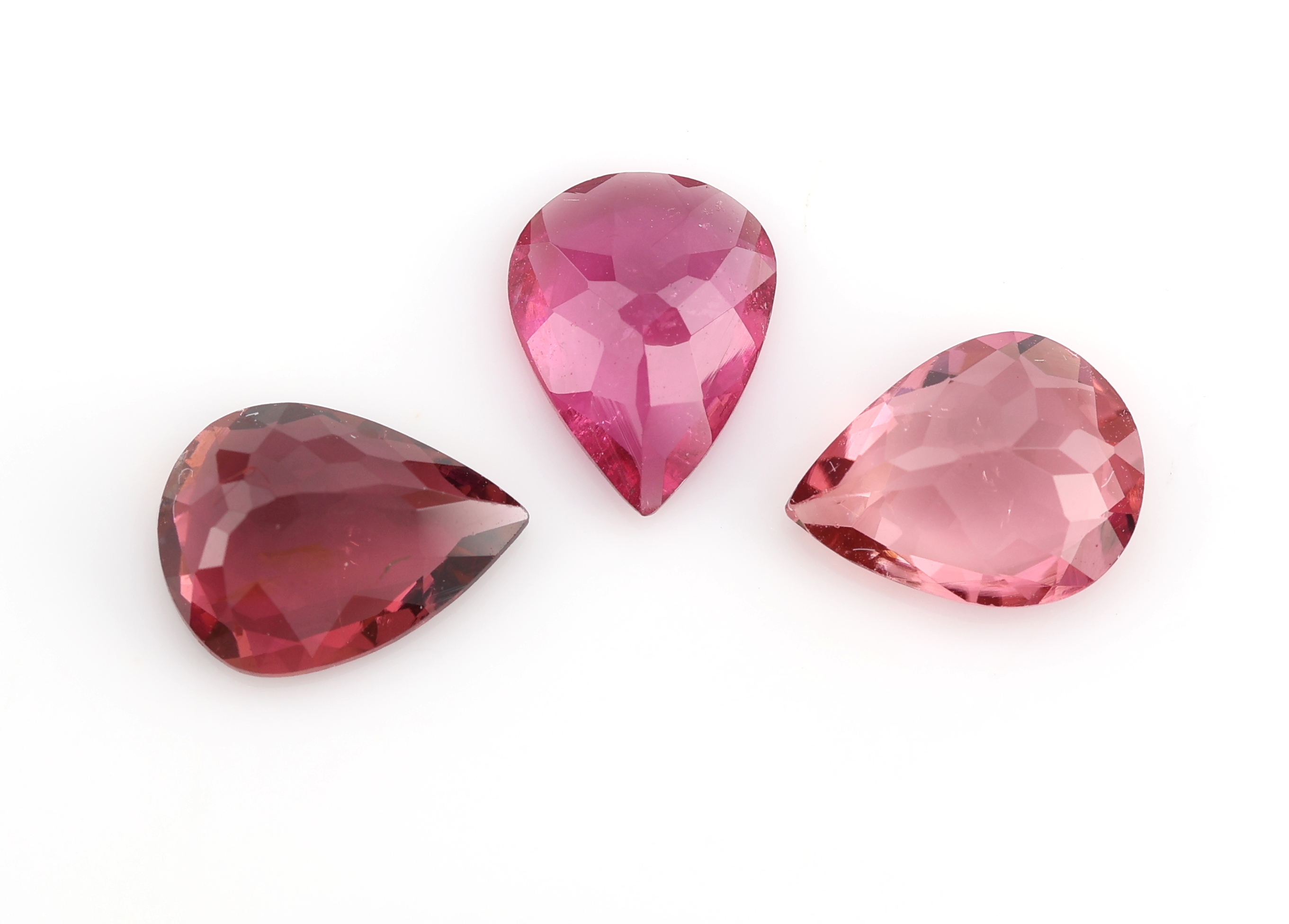 Detail b: Lot 10 lose Turmaline, zus. ca. 8.4 ct, facett. Tropfenschliff, in versch. Größen und Farbnuancen