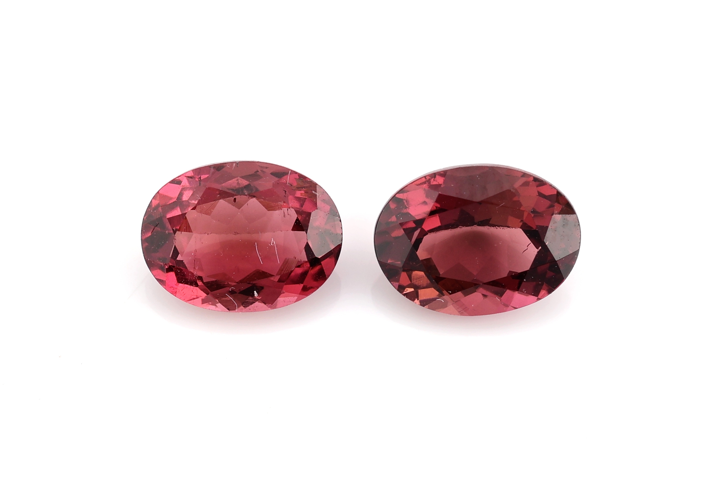 Detail a: Lot 10 lose Turmaline, zus. ca. 12.0 ct, ovalfacett. in versch. Größen und Pinknuancen
