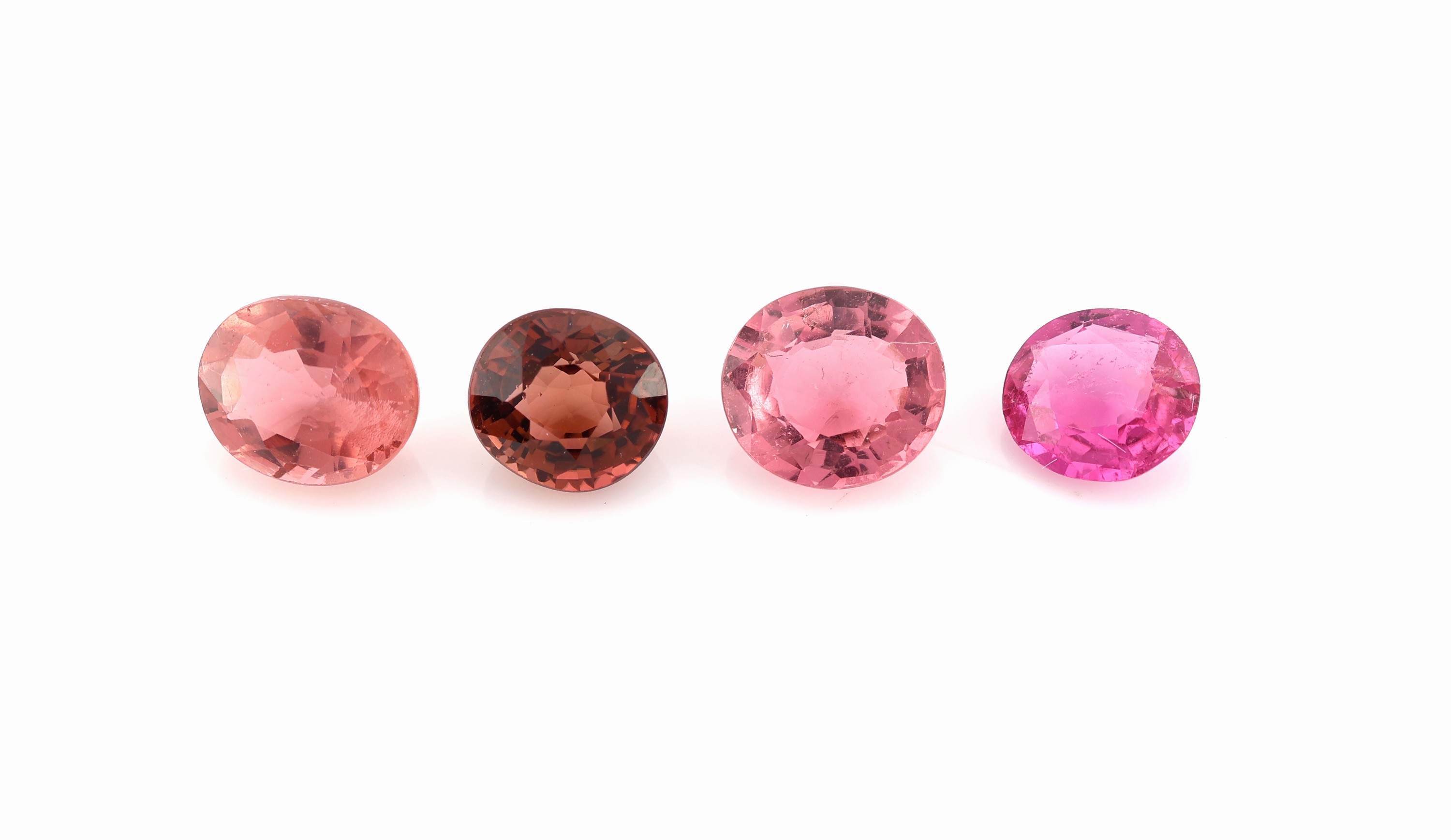Lot 39 lose Turmaline zus. ca. 18.0 ct, in versch. Formen, Größen und Farbnuancen