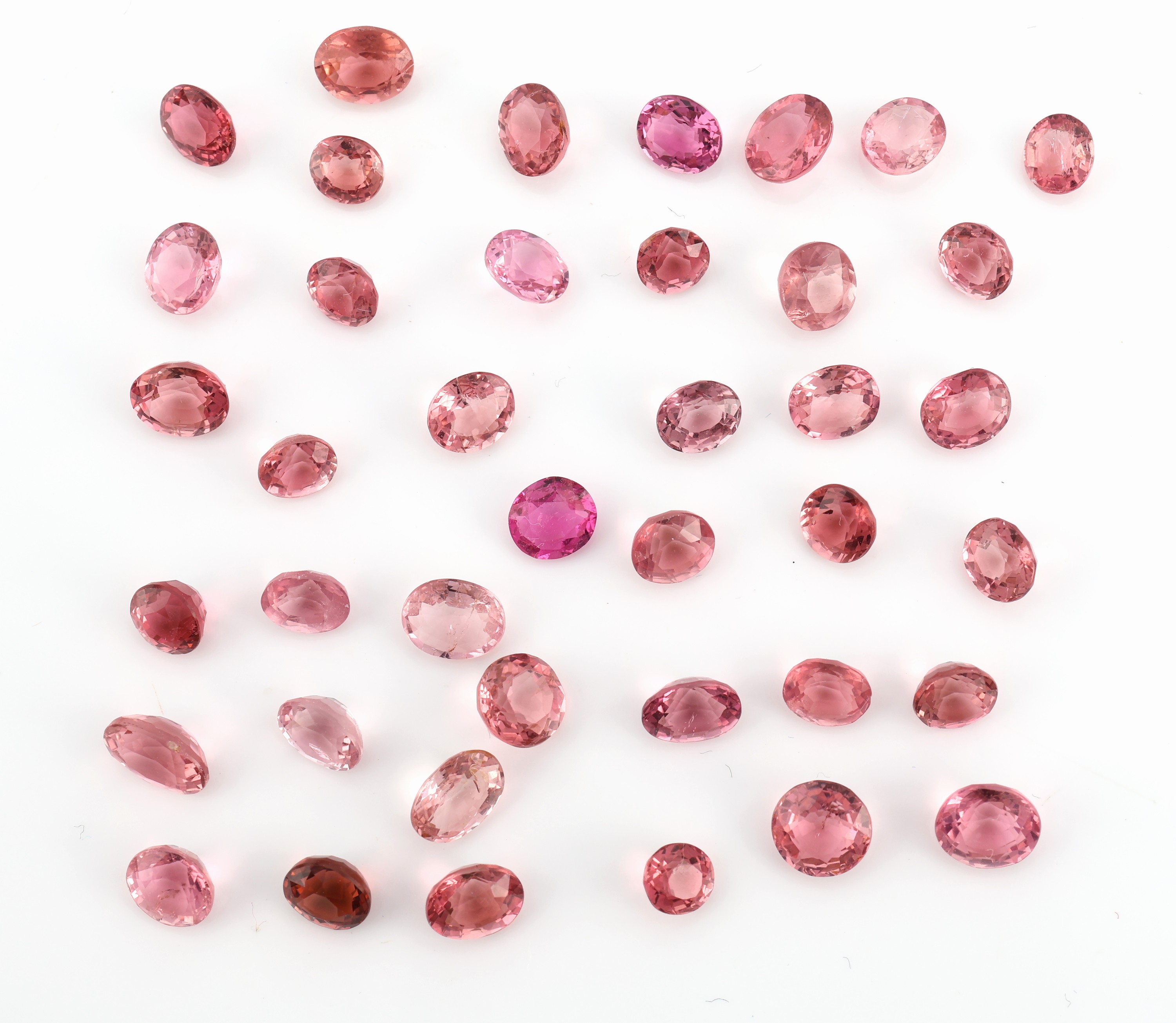 Detail b: Lot 39 lose Turmaline zus. ca. 18.0 ct, in versch. Formen, Größen und Farbnuancen