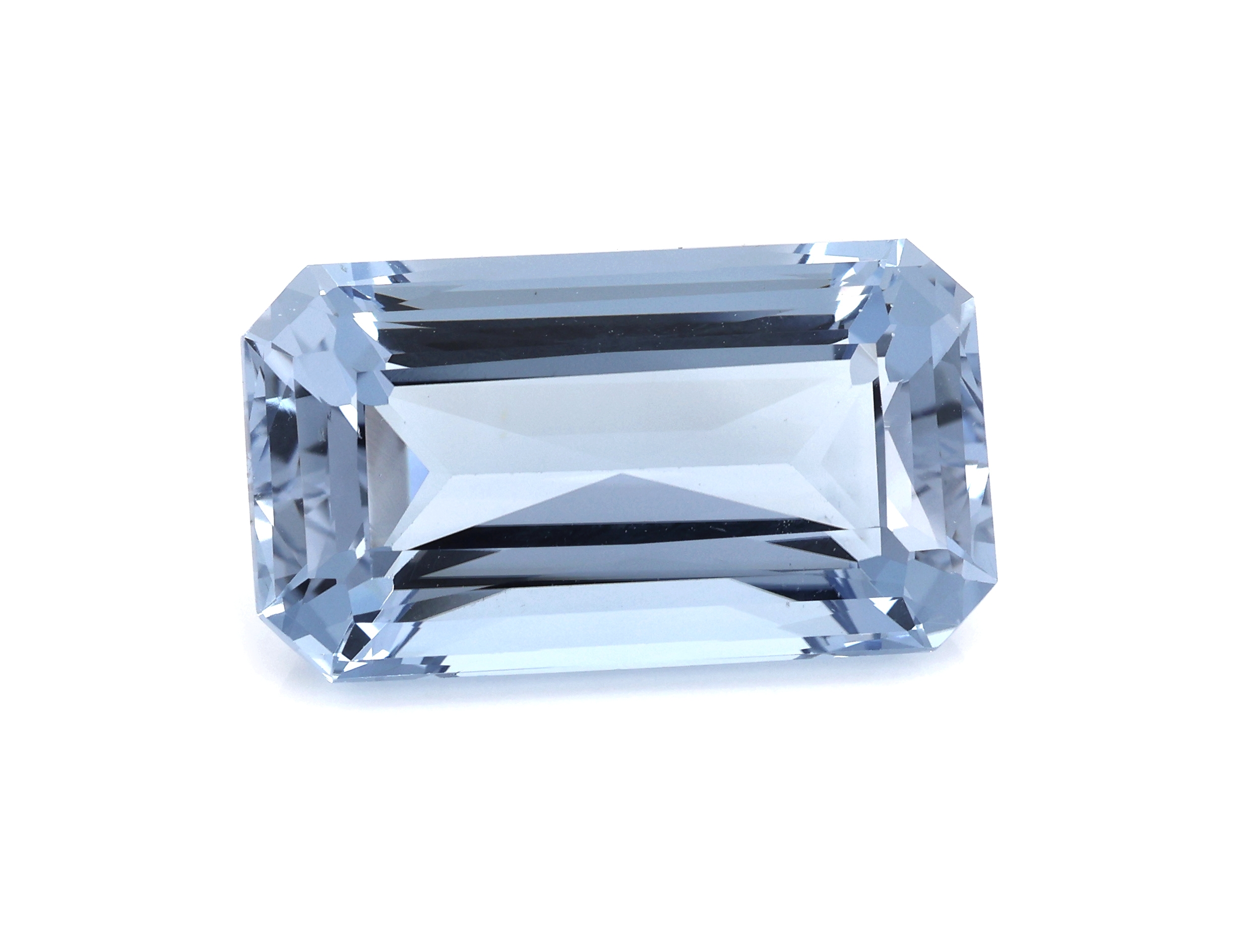 Loser Aquamarin ca. 12.5 ct, ca. 18.9 x 10.7 x 7.9 mm, von schöner Farbe