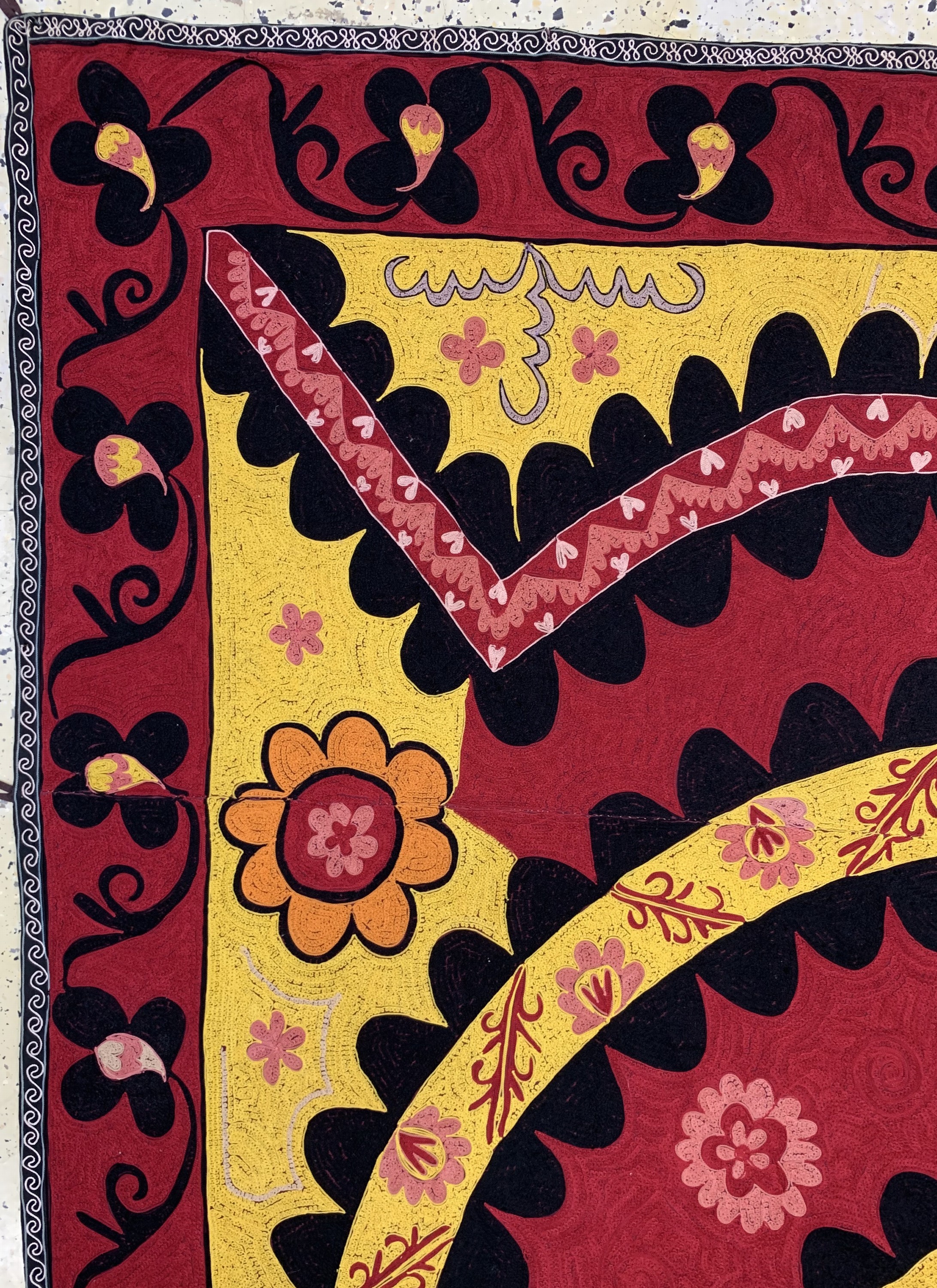Detail d: Tadschiken Seiden-Susani, Tadschikistan, Anfang 20.Jhd, Seide-Baumwollstickerei, ca. 270 x 190 cm, EHZ: 2