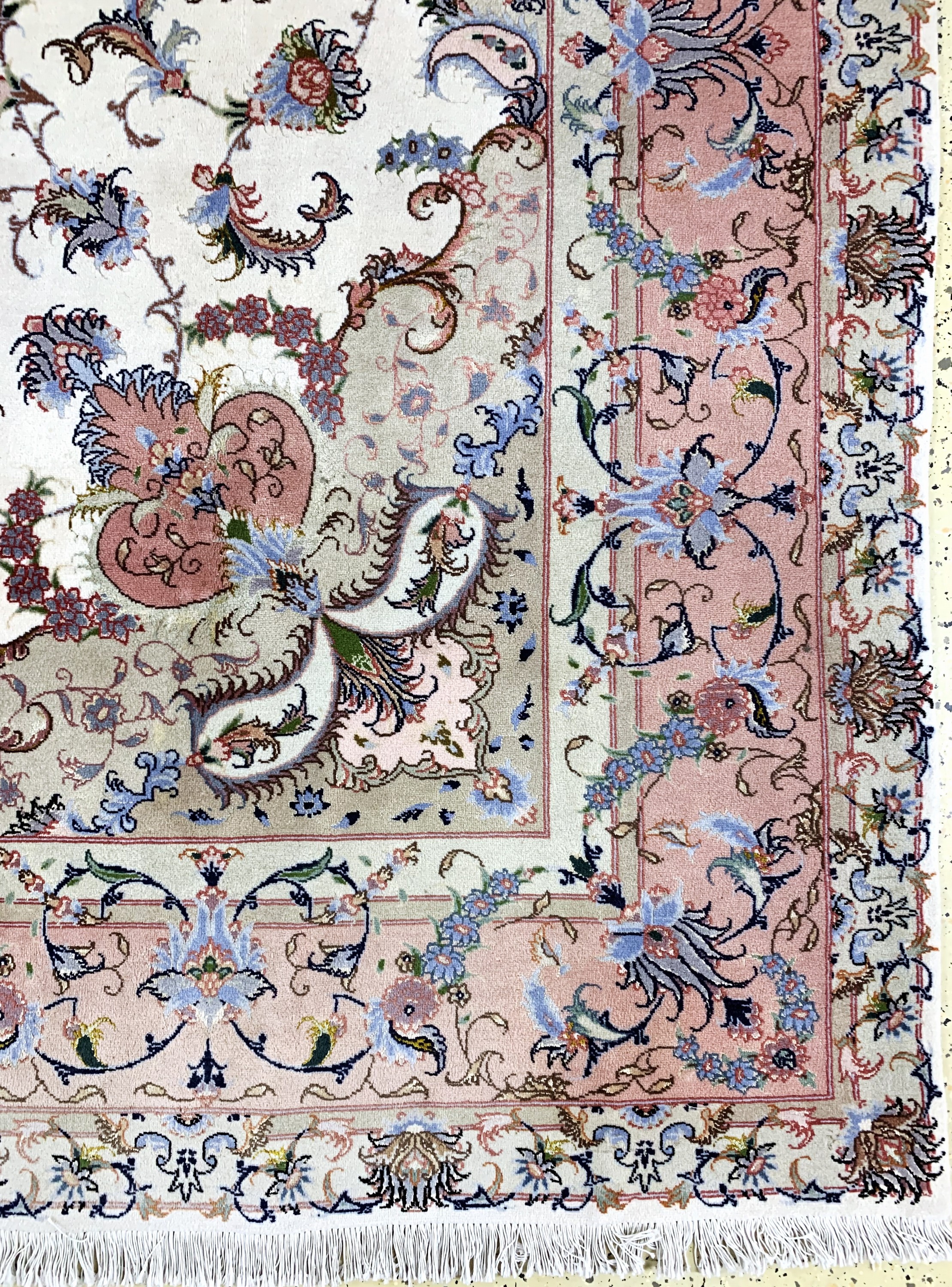 Detail a: Täbriz(40 Raj), Persien, Ende 20.Jhd, Wollemit Seide auf Baumwoll, ca. 345 x 245 cm, verblasst, EHZ: 2