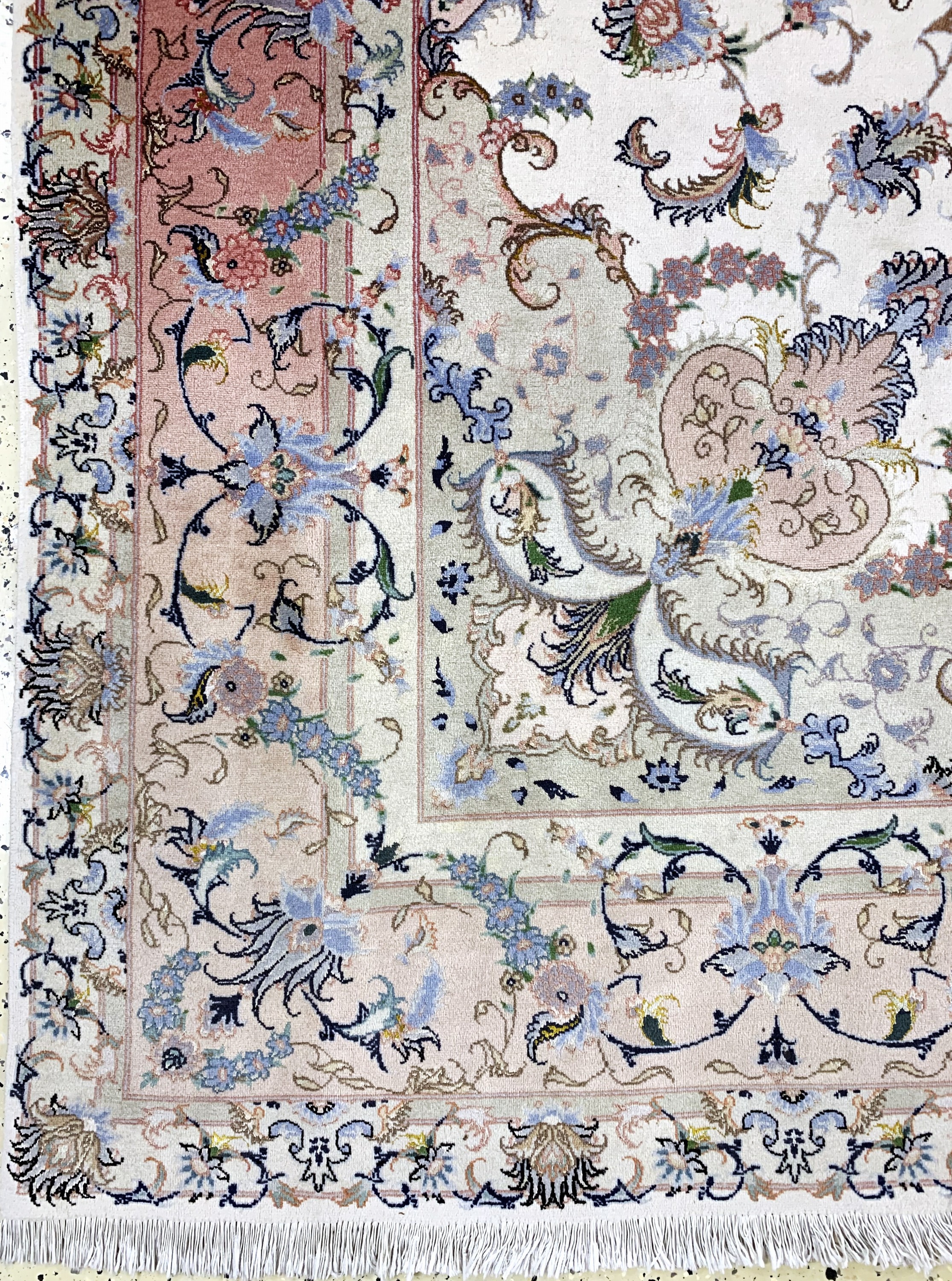 Detail b: Täbriz(40 Raj), Persien, Ende 20.Jhd, Wollemit Seide auf Baumwoll, ca. 345 x 245 cm, verblasst, EHZ: 2