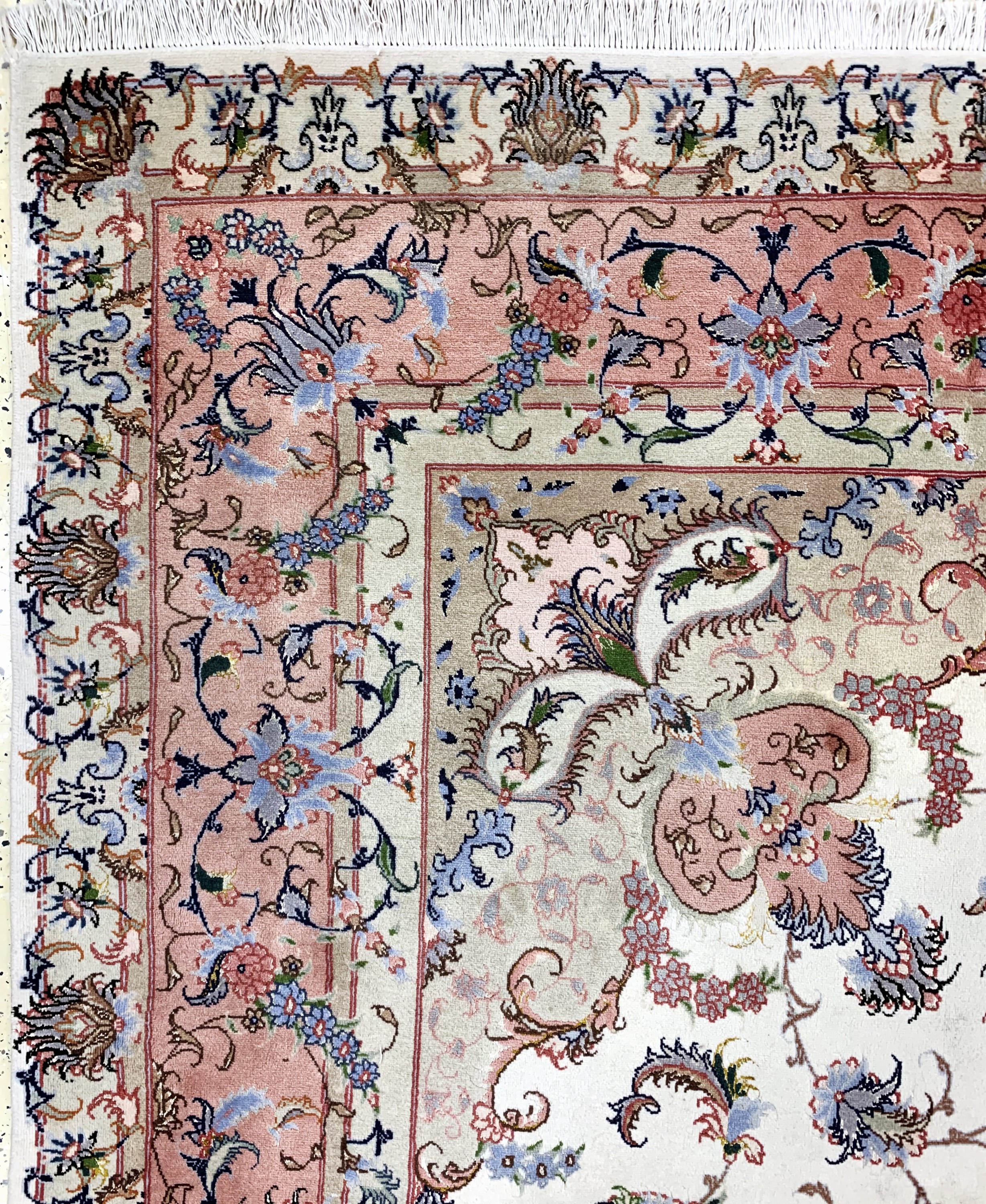 Detail d: Täbriz(40 Raj), Persien, Ende 20.Jhd, Wollemit Seide auf Baumwoll, ca. 345 x 245 cm, verblasst, EHZ: 2