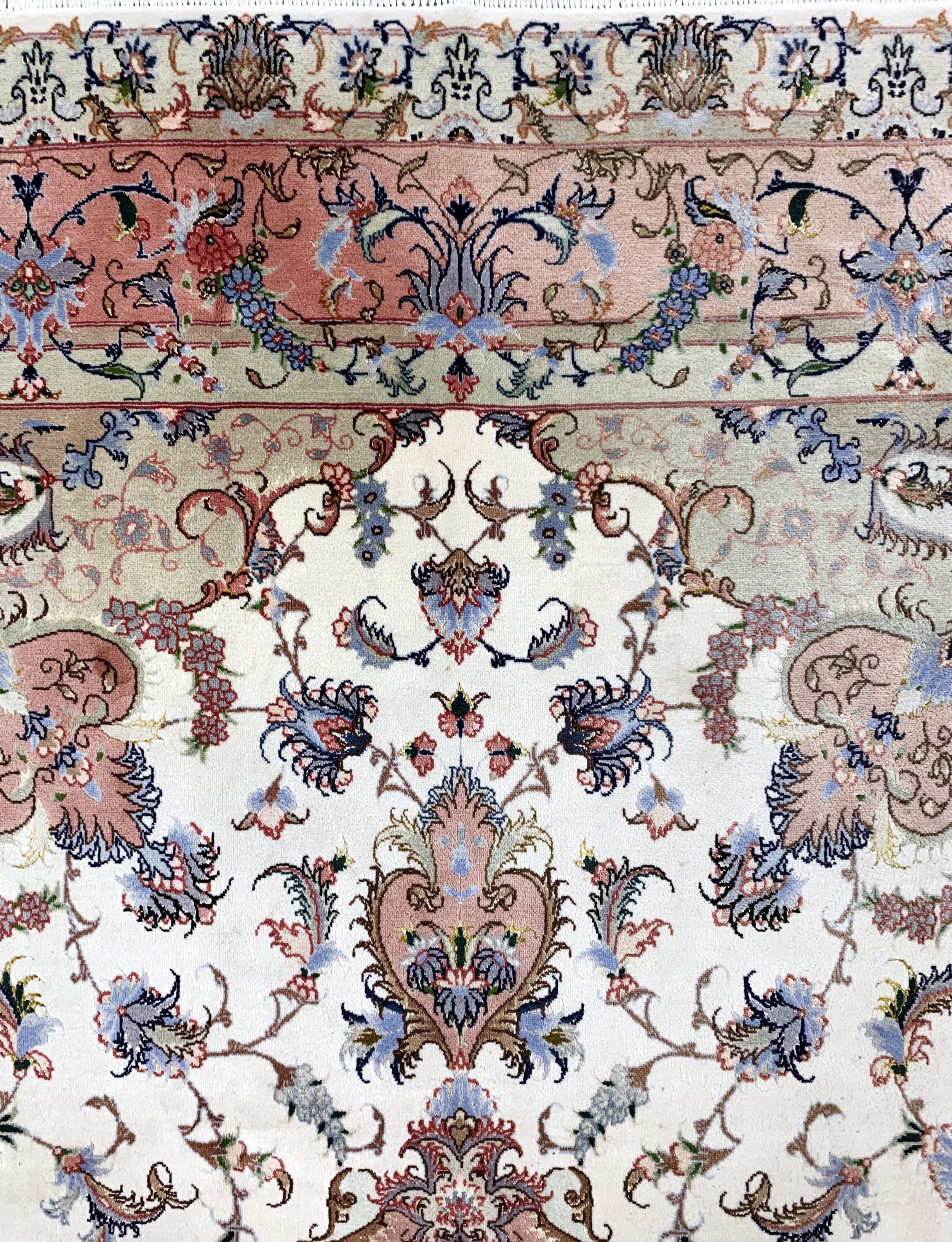 Detail f: Täbriz(40 Raj), Persien, Ende 20.Jhd, Wollemit Seide auf Baumwoll, ca. 345 x 245 cm, verblasst, EHZ: 2